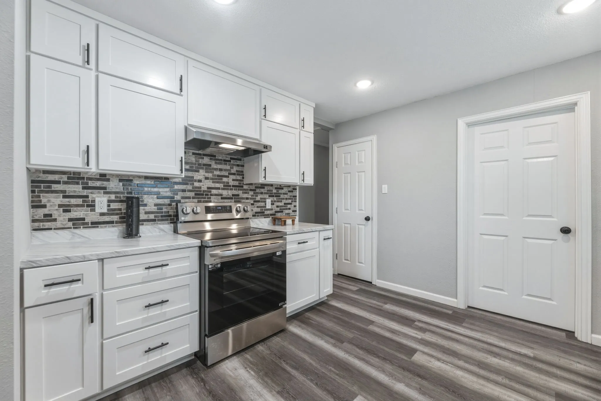 Single Family Residence For Sale in Limestone County , 535 S Belknap Street, Mexia, Texas 76667, 3 Bedroom, 2 Bathroom, Garage spaces, 1,312 Sqft, built in 2023, Preowned, mls#21238487, Real Estate Agent in Mexia, Homes For Sale in Limestone county, Homes For Sale in Mexia, Realtor in Mexia Texas, Real Estate Brokerage Independent Realty Texas, Luminita Cordes Realtor