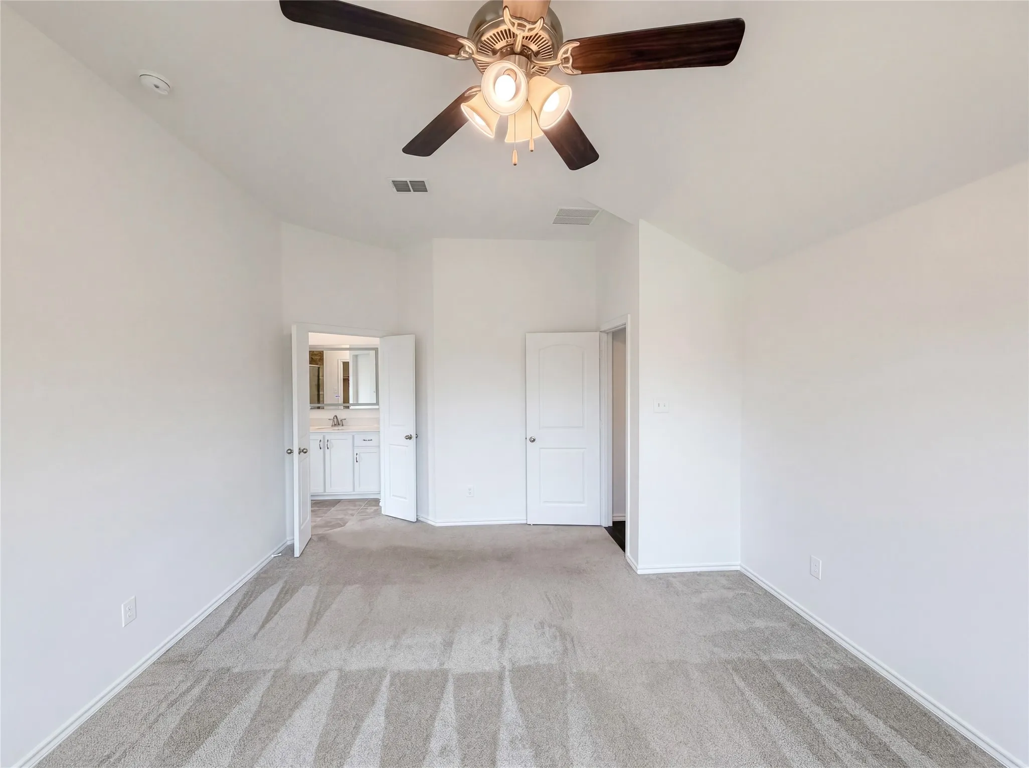 Single Family Residence For Sale in Johnson County , 1631 Glade Meadows Drive, Burleson, Texas 76058, 4 Bedroom, 2 Bathroom, 2 Garage spaces, 1,781 Sqft, built in 2020, Preowned, mls#21250534, Real Estate Agent in Burleson, Homes For Sale in Johnson county, Homes For Sale in Burleson, Realtor in Burleson Texas, Real Estate Brokerage Independent Realty Texas, Luminita Cordes Realtor