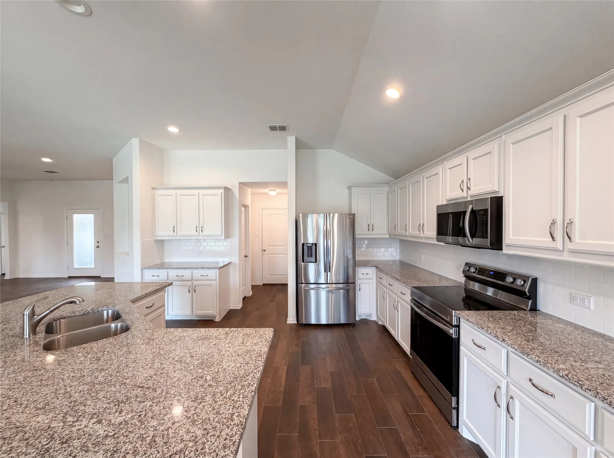 Single Family Residence For Sale in Johnson County , 1631 Glade Meadows Drive, Burleson, Texas 76058, 4 Bedroom, 2 Bathroom, 2 Garage spaces, 1,781 Sqft, built in 2020, Preowned, mls#21250534, Real Estate Agent in Burleson, Homes For Sale in Johnson county, Homes For Sale in Burleson, Realtor in Burleson Texas, Real Estate Brokerage Independent Realty Texas, Luminita Cordes Realtor
