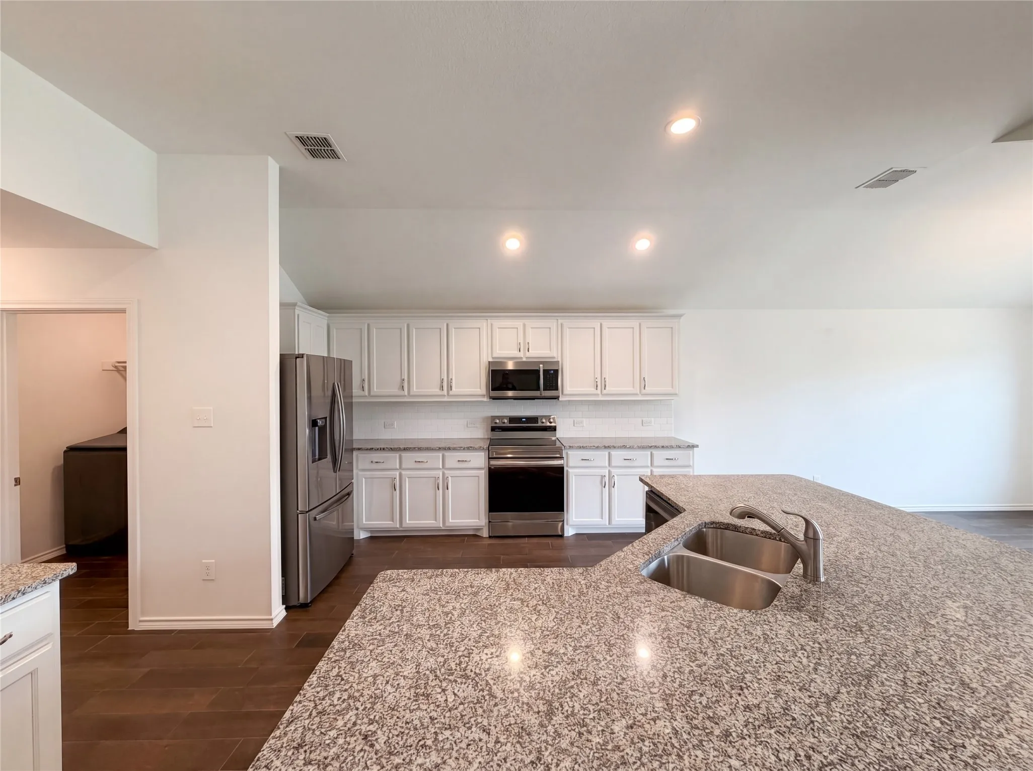 Single Family Residence For Sale in Johnson County , 1631 Glade Meadows Drive, Burleson, Texas 76058, 4 Bedroom, 2 Bathroom, 2 Garage spaces, 1,781 Sqft, built in 2020, Preowned, mls#21250534, Real Estate Agent in Burleson, Homes For Sale in Johnson county, Homes For Sale in Burleson, Realtor in Burleson Texas, Real Estate Brokerage Independent Realty Texas, Luminita Cordes Realtor