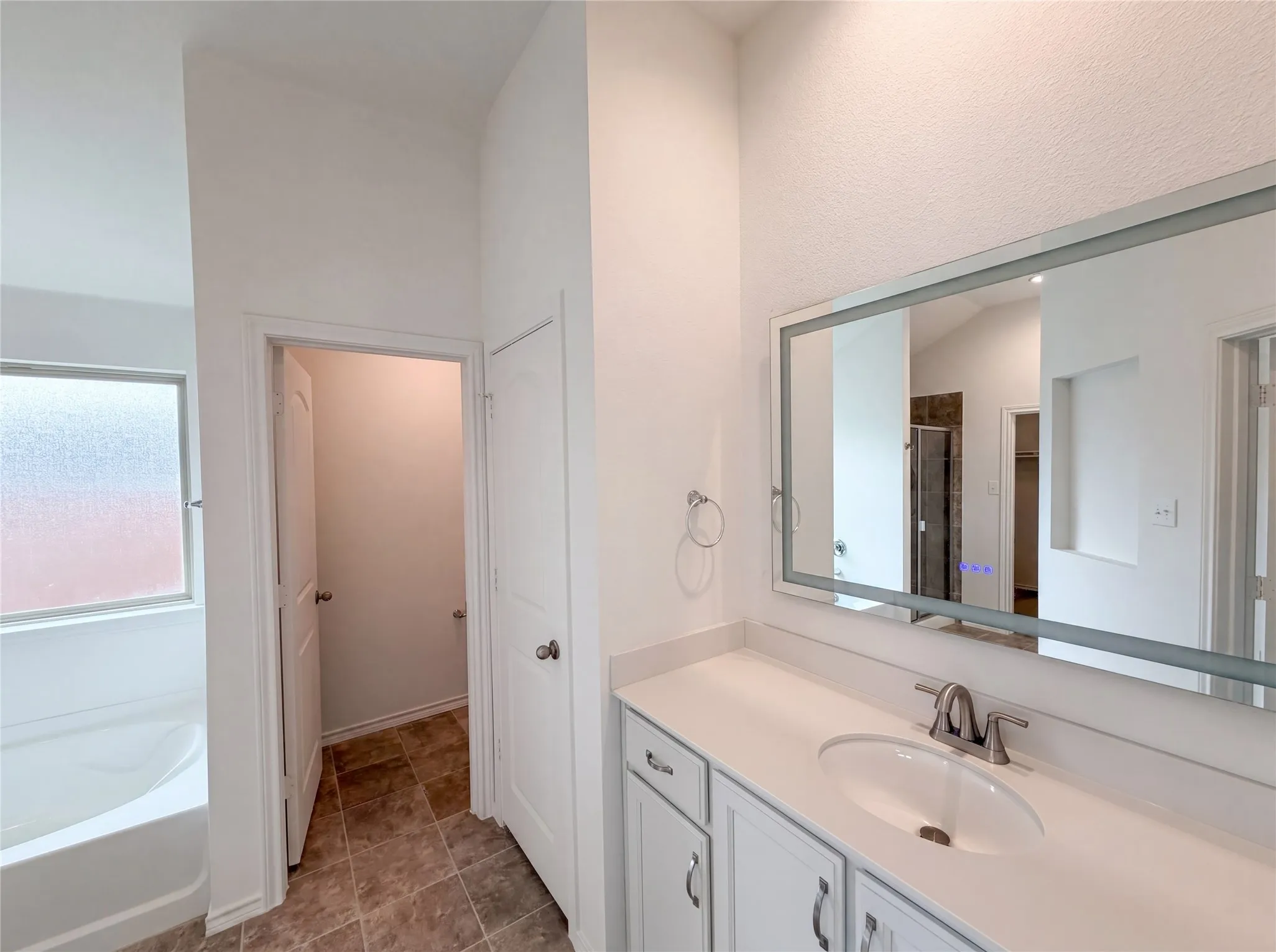 Single Family Residence For Sale in Johnson County , 1631 Glade Meadows Drive, Burleson, Texas 76058, 4 Bedroom, 2 Bathroom, 2 Garage spaces, 1,781 Sqft, built in 2020, Preowned, mls#21250534, Real Estate Agent in Burleson, Homes For Sale in Johnson county, Homes For Sale in Burleson, Realtor in Burleson Texas, Real Estate Brokerage Independent Realty Texas, Luminita Cordes Realtor