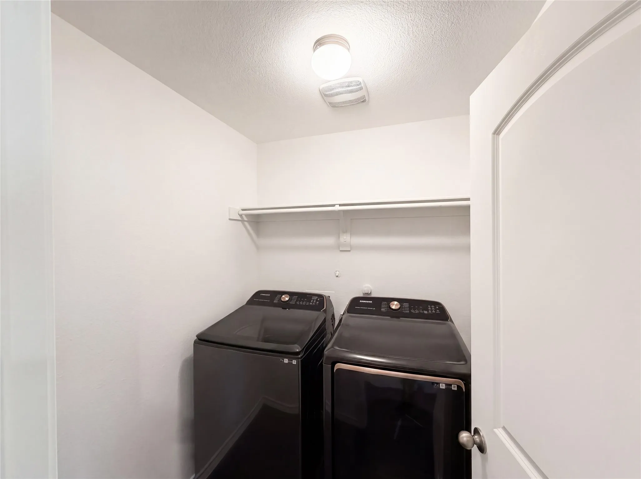 Single Family Residence For Sale in Johnson County , 1631 Glade Meadows Drive, Burleson, Texas 76058, 4 Bedroom, 2 Bathroom, 2 Garage spaces, 1,781 Sqft, built in 2020, Preowned, mls#21250534, Real Estate Agent in Burleson, Homes For Sale in Johnson county, Homes For Sale in Burleson, Realtor in Burleson Texas, Real Estate Brokerage Independent Realty Texas, Luminita Cordes Realtor