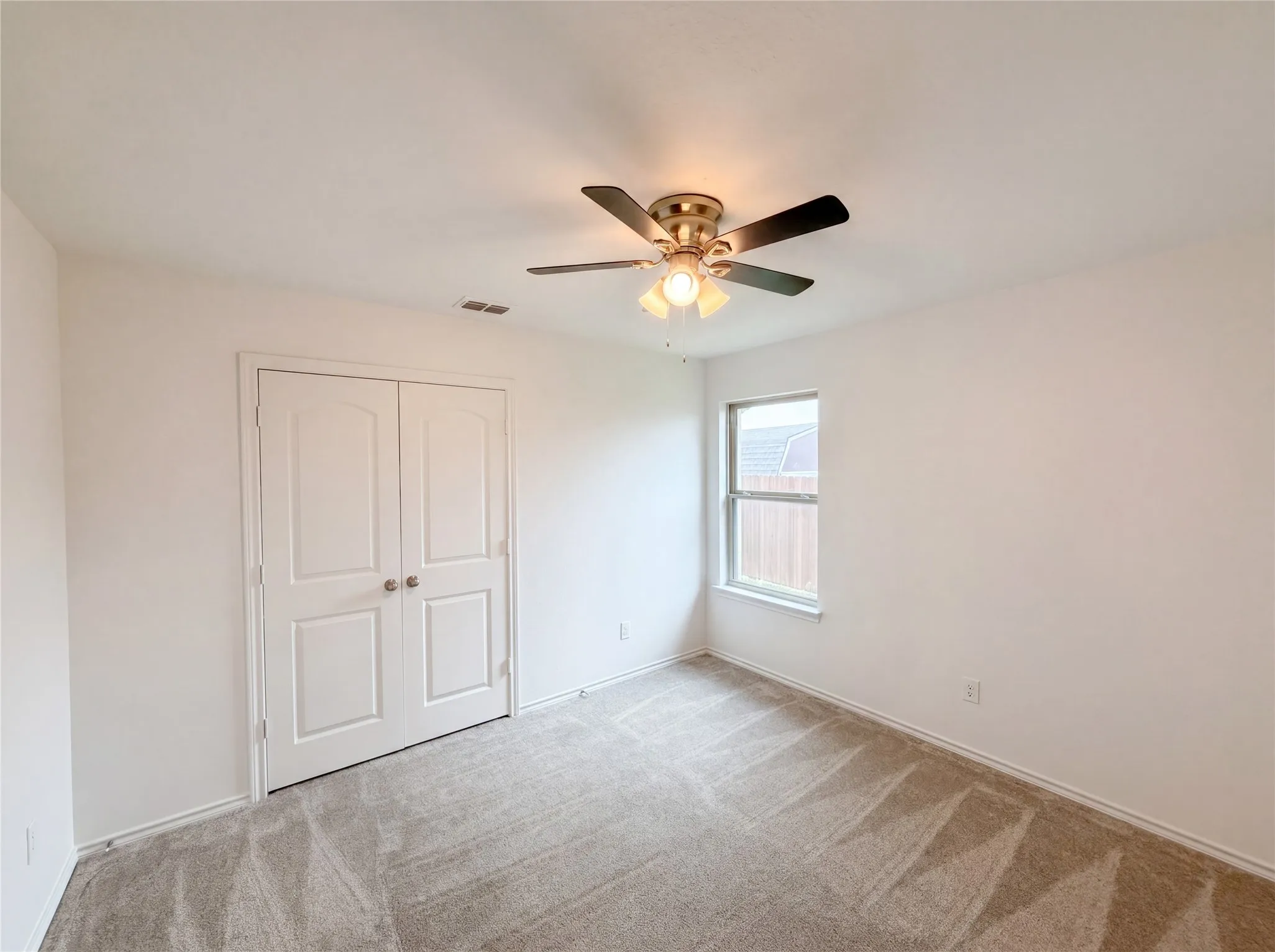 Single Family Residence For Sale in Johnson County , 1631 Glade Meadows Drive, Burleson, Texas 76058, 4 Bedroom, 2 Bathroom, 2 Garage spaces, 1,781 Sqft, built in 2020, Preowned, mls#21250534, Real Estate Agent in Burleson, Homes For Sale in Johnson county, Homes For Sale in Burleson, Realtor in Burleson Texas, Real Estate Brokerage Independent Realty Texas, Luminita Cordes Realtor