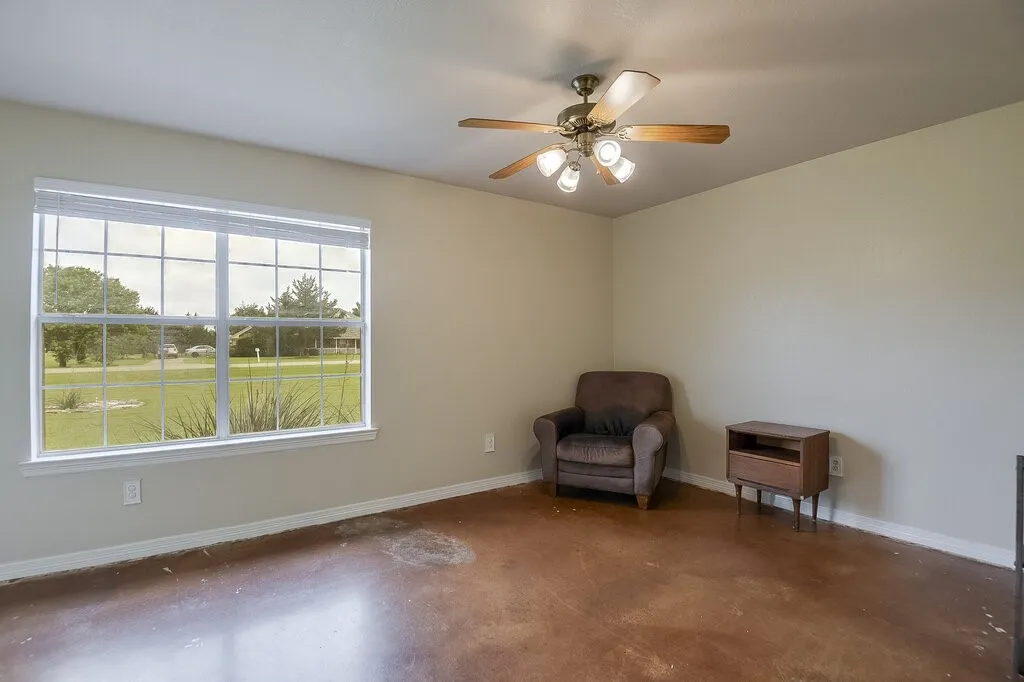Single Family Residence For Sale in Ellis County , 339 Meadow Lane, Red Oak, Texas 75154, 2 Bedroom, 2 Bathroom, Garage spaces, 1,650 Sqft, built in 1994, Preowned, mls#21250541, Real Estate Agent in Red Oak, Homes For Sale in Ellis county, Homes For Sale in Red Oak, Realtor in Red Oak Texas, Real Estate Brokerage Independent Realty Texas, Luminita Cordes Realtor