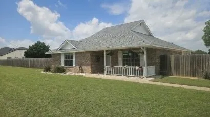 Single Family Residence For Sale in Ellis County , 339 Meadow Lane, Red Oak, Texas 75154, 2 Bedroom, 2 Bathroom, Garage spaces, 1,650 Sqft, built in 1994, Preowned, mls#21250541, Real Estate Agent in Red Oak, Homes For Sale in Ellis county, Homes For Sale in Red Oak, Realtor in Red Oak Texas, Real Estate Brokerage Independent Realty Texas, Luminita Cordes Realtor