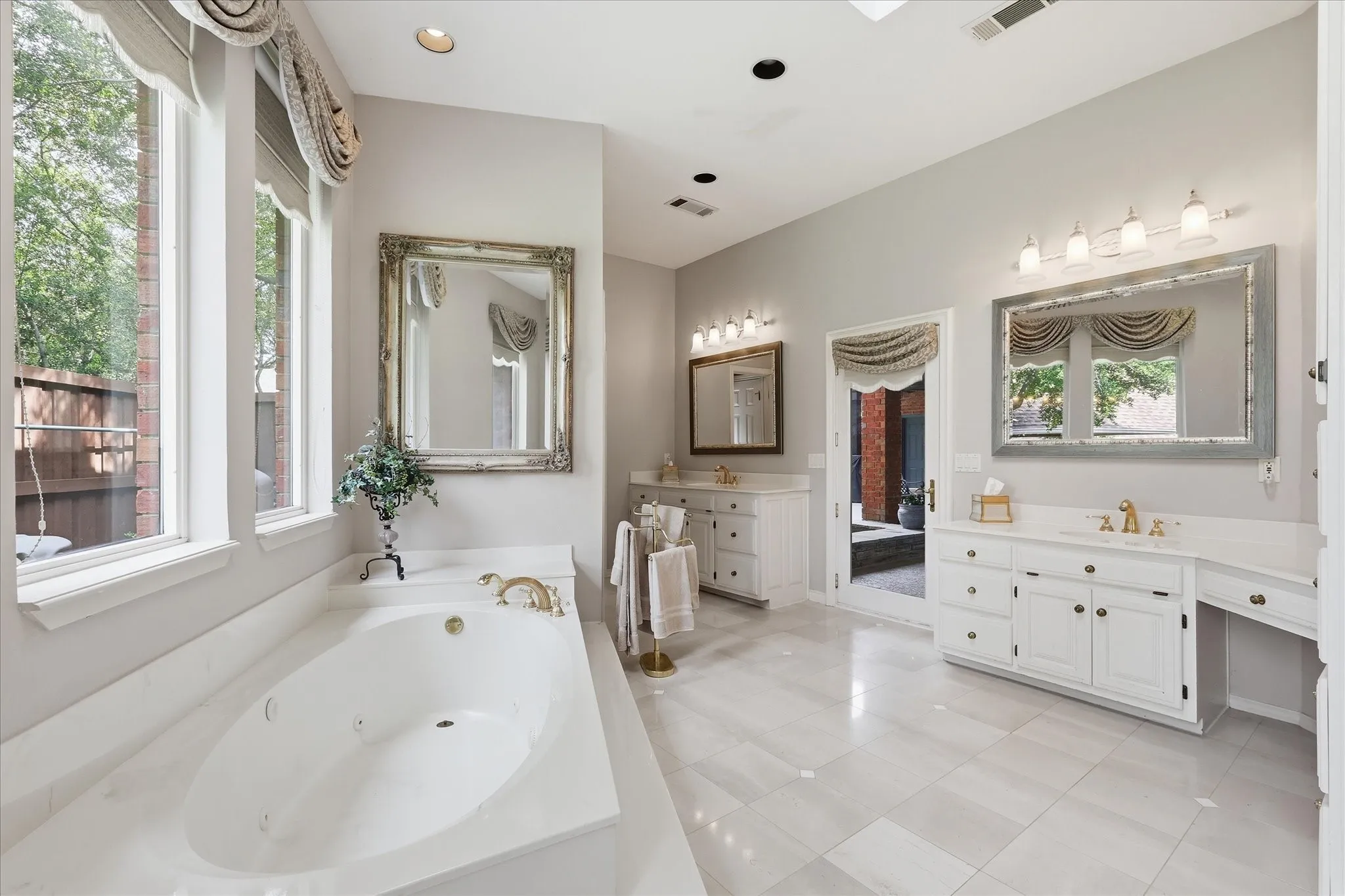 Single Family Residence For Sale in Collin County , 4823 Spyglass Drive, Dallas, Texas 75287, 4 Bedroom, 5 Bathroom, 3 Garage spaces, 4,532 Sqft, built in 1986, mls#21245196, Real Estate Agent in Dallas, Homes For Sale in Collin county, Homes For Sale in Dallas, Realtor in Dallas Texas, Real Estate Brokerage Independent Realty Texas, Luminita Cordes Realtor