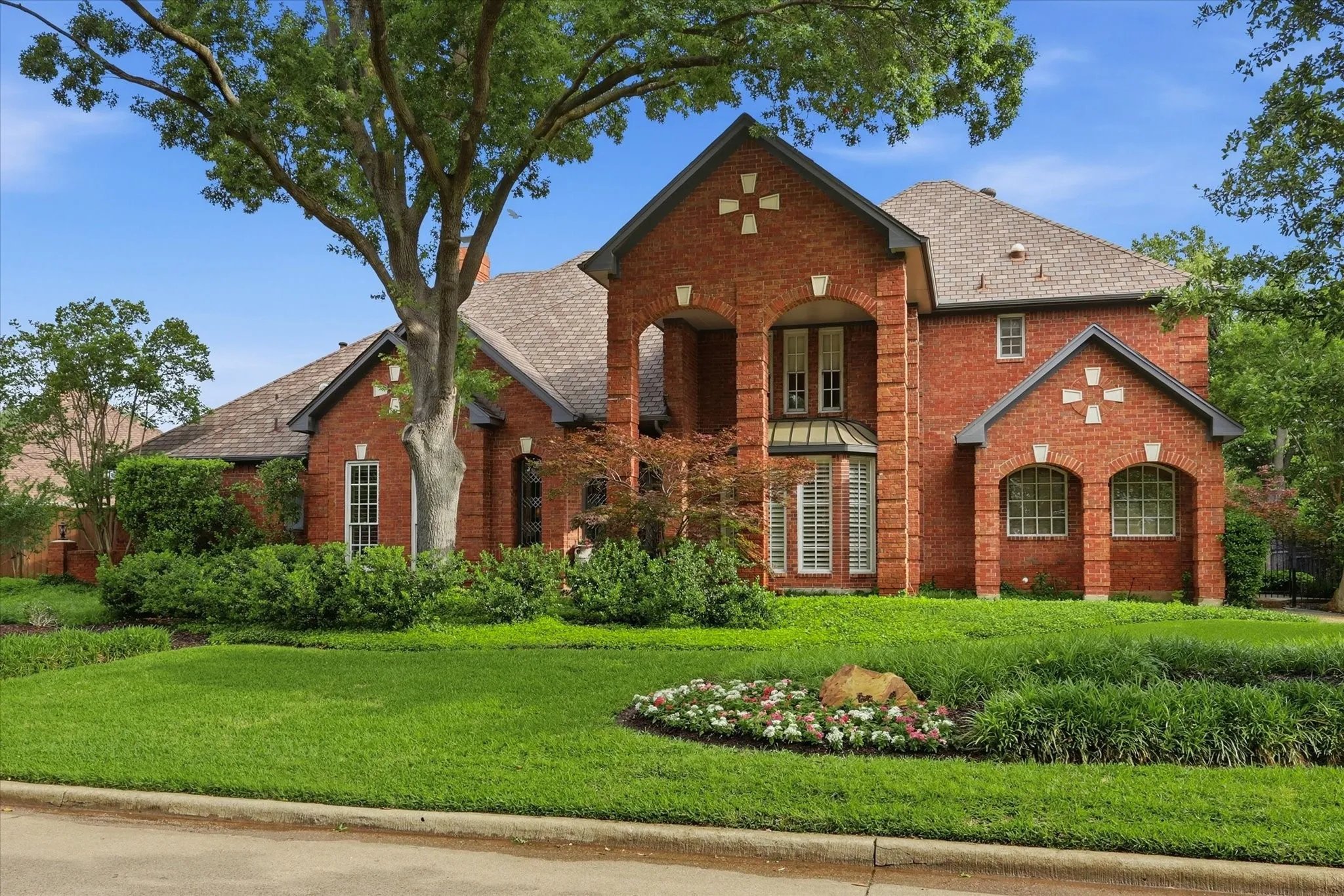 Single Family Residence For Sale in Collin County , 4823 Spyglass Drive, Dallas, Texas 75287, 4 Bedroom, 5 Bathroom, 3 Garage spaces, 4,532 Sqft, built in 1986, mls#21245196, Real Estate Agent in Dallas, Homes For Sale in Collin county, Homes For Sale in Dallas, Realtor in Dallas Texas, Real Estate Brokerage Independent Realty Texas, Luminita Cordes Realtor