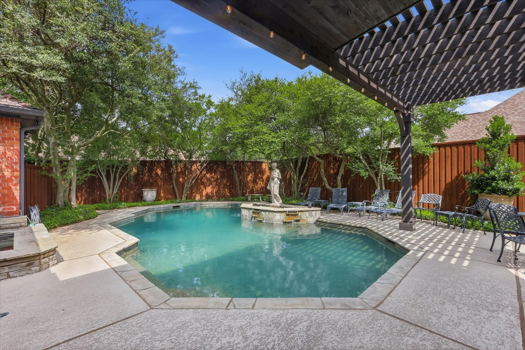 Single Family Residence For Sale in Collin County , 4823 Spyglass Drive, Dallas, Texas 75287, 4 Bedroom, 5 Bathroom, 3 Garage spaces, 4,532 Sqft, built in 1986, mls#21245196, Real Estate Agent in Dallas, Homes For Sale in Collin county, Homes For Sale in Dallas, Realtor in Dallas Texas, Real Estate Brokerage Independent Realty Texas, Luminita Cordes Realtor