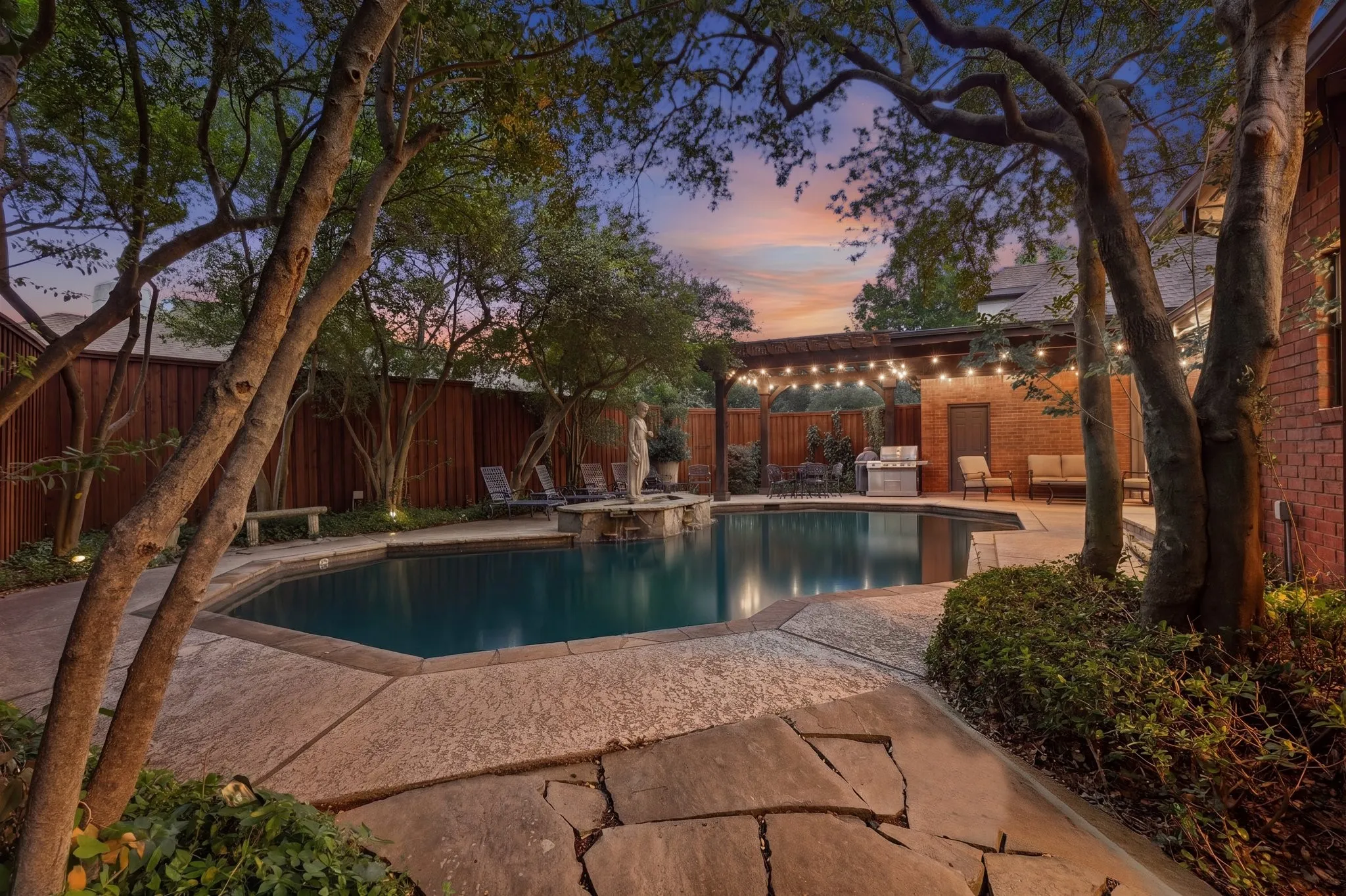 Single Family Residence For Sale in Collin County , 4823 Spyglass Drive, Dallas, Texas 75287, 4 Bedroom, 5 Bathroom, 3 Garage spaces, 4,532 Sqft, built in 1986, mls#21245196, Real Estate Agent in Dallas, Homes For Sale in Collin county, Homes For Sale in Dallas, Realtor in Dallas Texas, Real Estate Brokerage Independent Realty Texas, Luminita Cordes Realtor