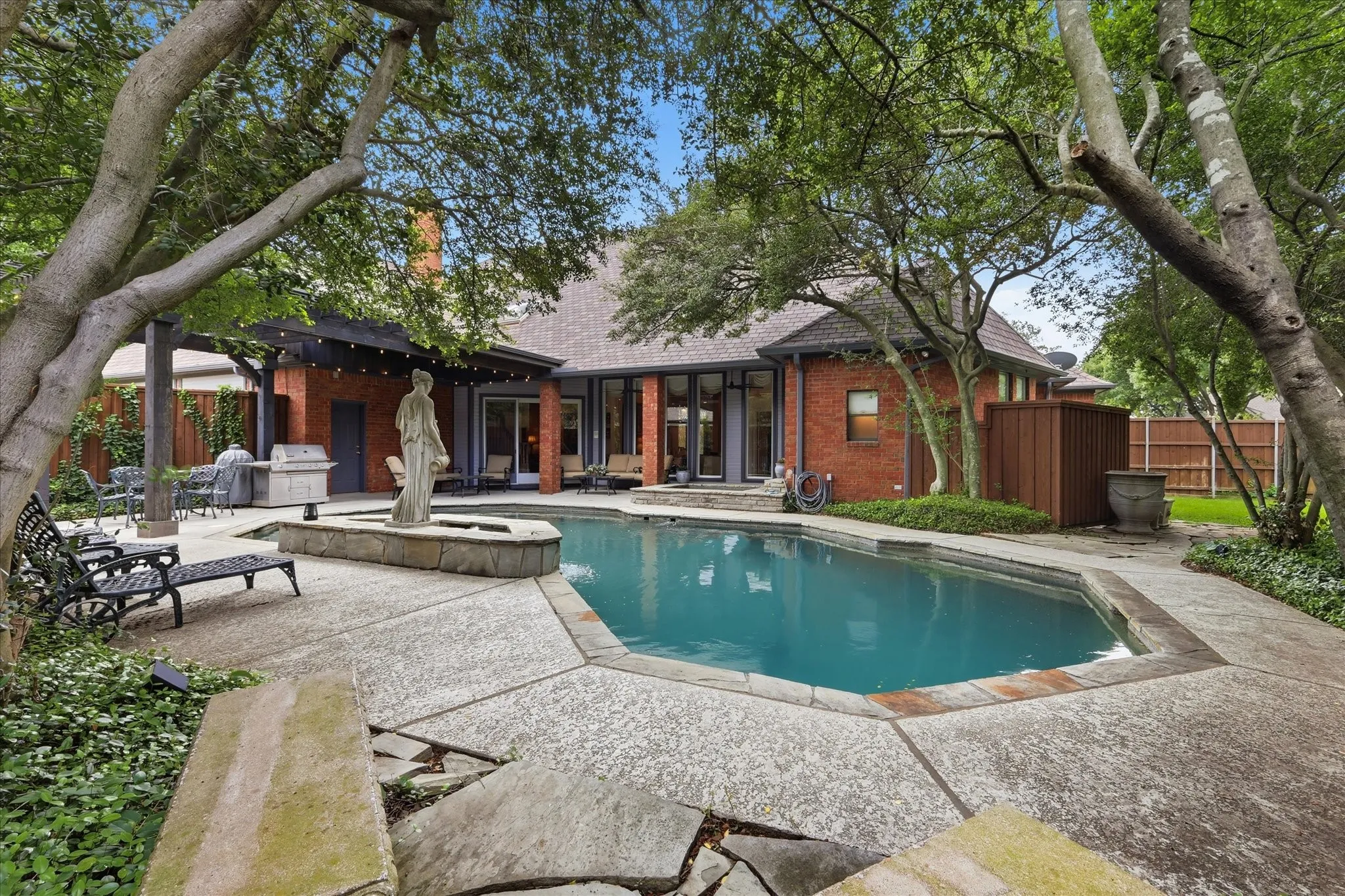 Single Family Residence For Sale in Collin County , 4823 Spyglass Drive, Dallas, Texas 75287, 4 Bedroom, 5 Bathroom, 3 Garage spaces, 4,532 Sqft, built in 1986, mls#21245196, Real Estate Agent in Dallas, Homes For Sale in Collin county, Homes For Sale in Dallas, Realtor in Dallas Texas, Real Estate Brokerage Independent Realty Texas, Luminita Cordes Realtor