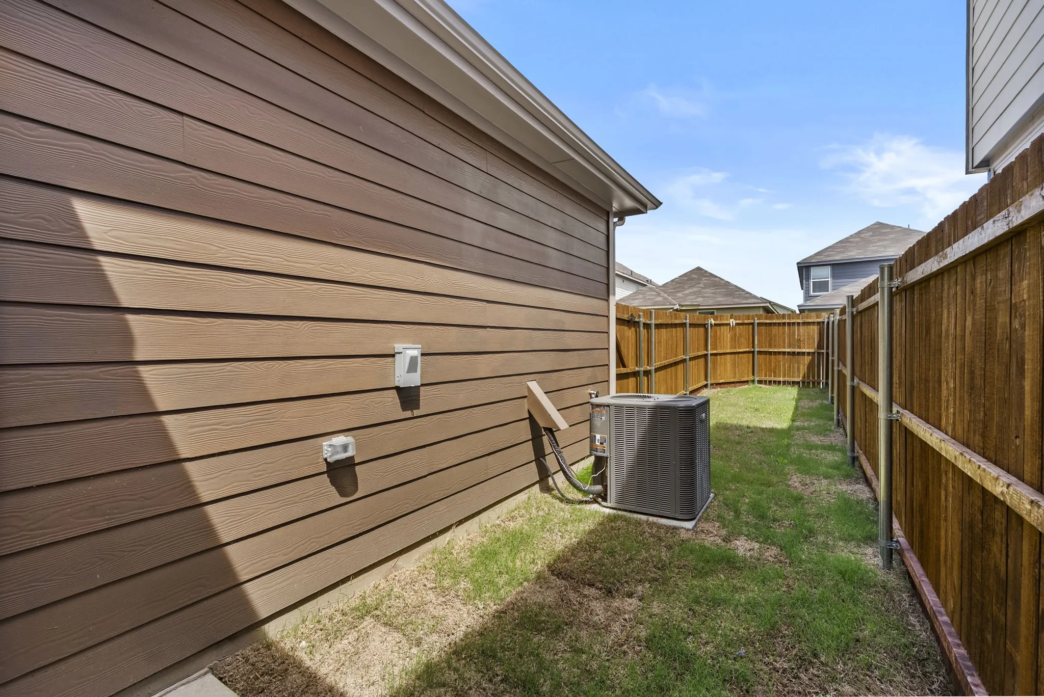 Single Family Residence For Sale in Tarrant County , 3053 Pecan Farm Lane, Fort Worth, Texas 76140, 3 Bedrooms, 3 Bathrooms, 2 Garage spaces, 1,597 Sqft, built in 2025, New Construction - Complete, Price $294,500, mls#21250482, Real Estate Agent in Fort Worth, Homes For Sale in Tarrant county, Homes For Sale in Fort Worth, Realtor in Fort Worth Texas, Real Estate Brokerage Independent Realty Texas, Luminita Cordes Realtor
