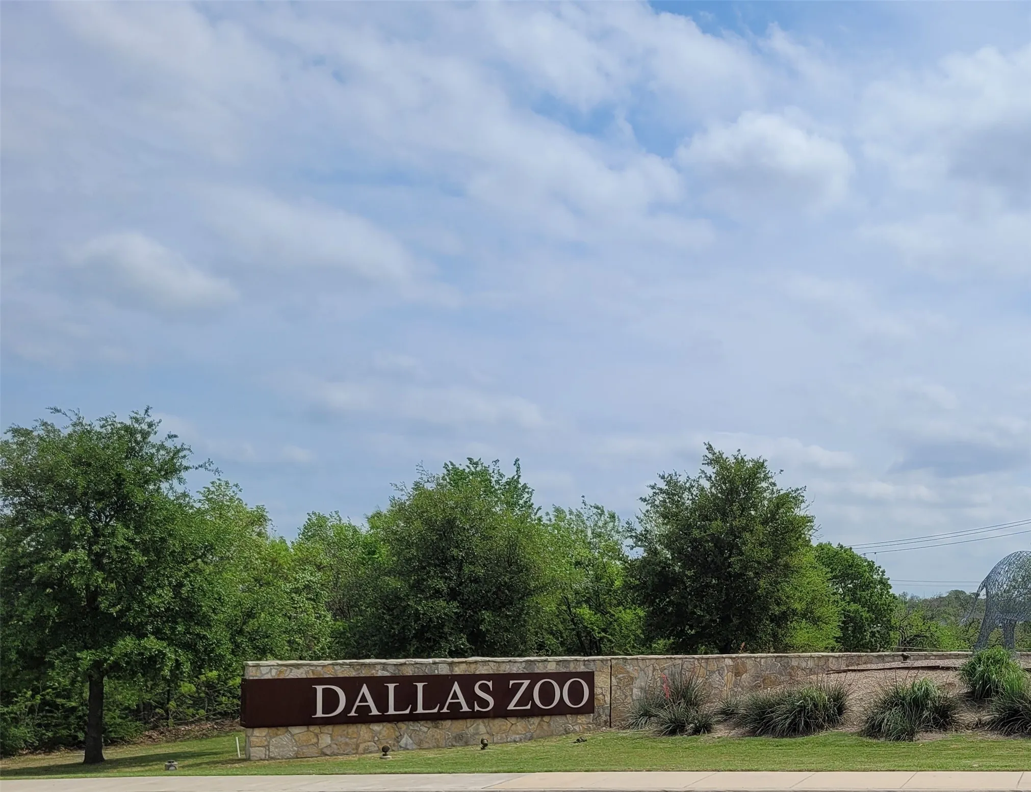 Single Family Residence For Rent in Dallas County , 1247 Georgia Avenue, Dallas, Texas 75216, 3 Bedrooms, 2 Bathrooms, Garage spaces, 1,442 Sqft, built in 1914, Preowned, Price $2,100, mls#21250468, Real Estate Agent in Dallas, Homes For Rent in Dallas county, Homes For Rent in Dallas, Realtor in Dallas Texas, Real Estate Brokerage Independent Realty Texas, Luminita Cordes Realtor