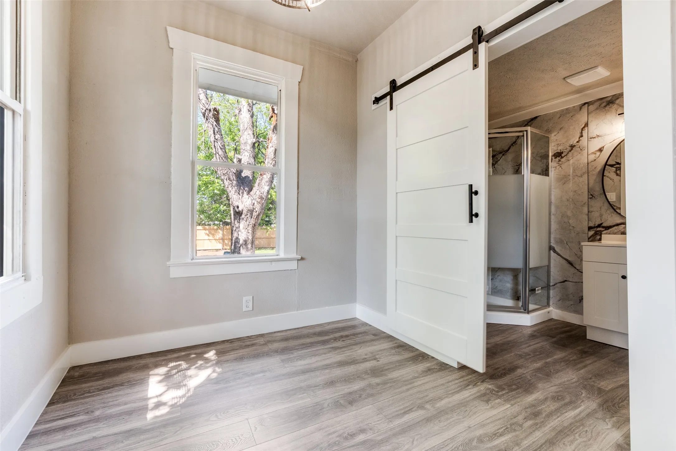 Single Family Residence For Rent in Dallas County , 1247 Georgia Avenue, Dallas, Texas 75216, 3 Bedrooms, 2 Bathrooms, Garage spaces, 1,442 Sqft, built in 1914, Preowned, Price $2,100, mls#21250468, Real Estate Agent in Dallas, Homes For Rent in Dallas county, Homes For Rent in Dallas, Realtor in Dallas Texas, Real Estate Brokerage Independent Realty Texas, Luminita Cordes Realtor