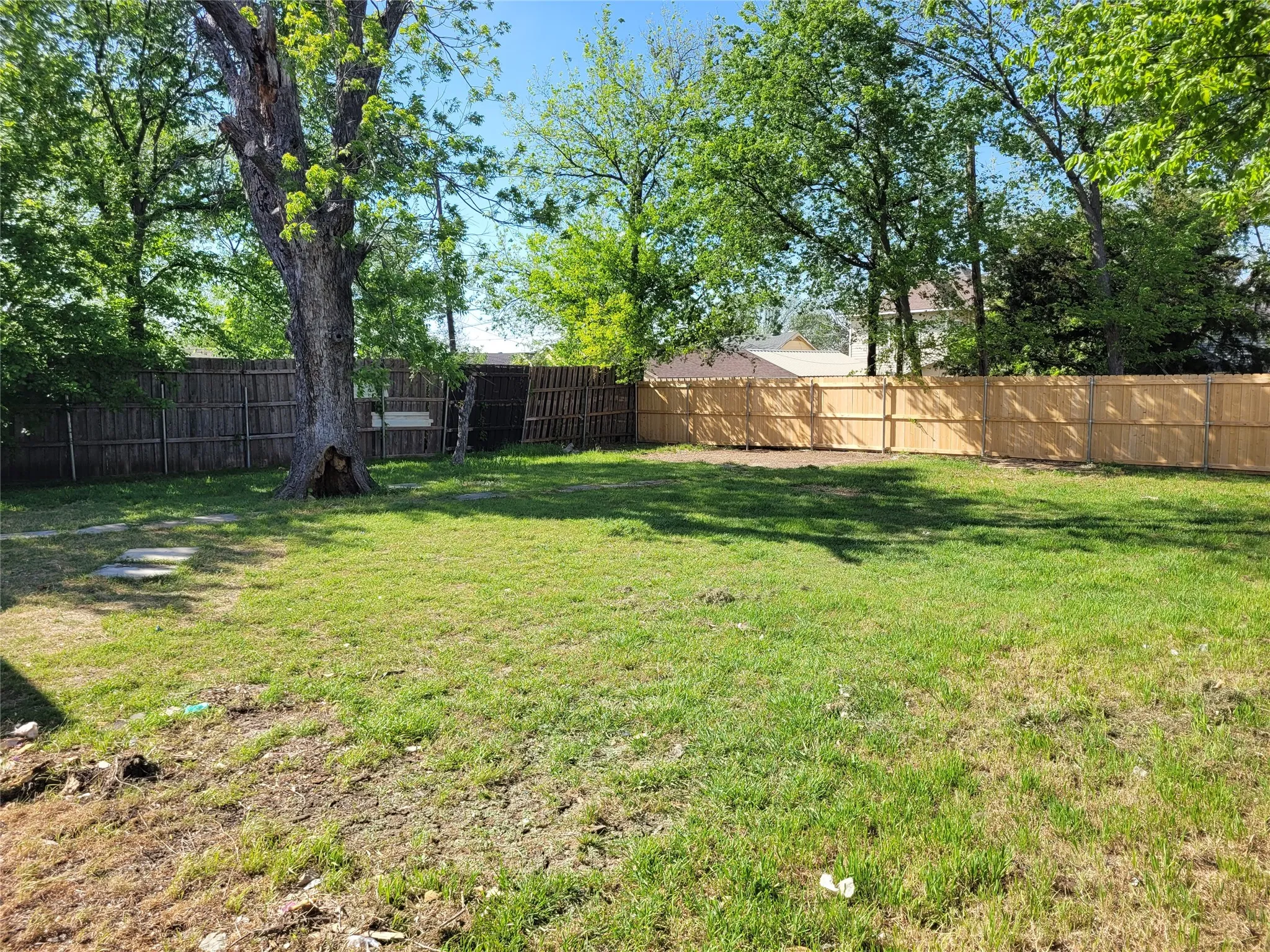 Single Family Residence For Rent in Dallas County , 1247 Georgia Avenue, Dallas, Texas 75216, 3 Bedrooms, 2 Bathrooms, Garage spaces, 1,442 Sqft, built in 1914, Preowned, Price $2,100, mls#21250468, Real Estate Agent in Dallas, Homes For Rent in Dallas county, Homes For Rent in Dallas, Realtor in Dallas Texas, Real Estate Brokerage Independent Realty Texas, Luminita Cordes Realtor