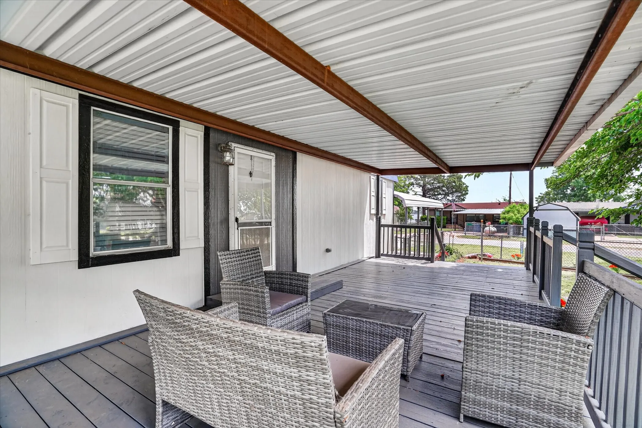 Mobile Home For Sale in Hood County , 4434 Wildwood Circle, Granbury, Texas 76049, 3 Bedroom, 2 Bathroom, Garage spaces, 1,330 Sqft, built in 2000, Preowned, mls#21248513, Real Estate Agent in Granbury, Homes For Sale in Hood county, Homes For Sale in Granbury, Realtor in Granbury Texas, Real Estate Brokerage Independent Realty Texas, Luminita Cordes Realtor