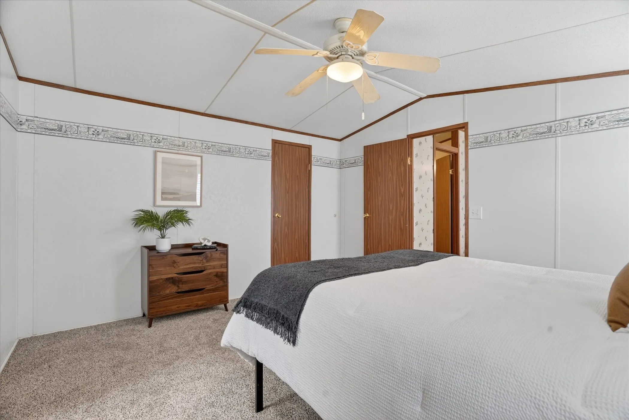Mobile Home For Sale in Hood County , 4434 Wildwood Circle, Granbury, Texas 76049, 3 Bedroom, 2 Bathroom, Garage spaces, 1,330 Sqft, built in 2000, Preowned, mls#21248513, Real Estate Agent in Granbury, Homes For Sale in Hood county, Homes For Sale in Granbury, Realtor in Granbury Texas, Real Estate Brokerage Independent Realty Texas, Luminita Cordes Realtor