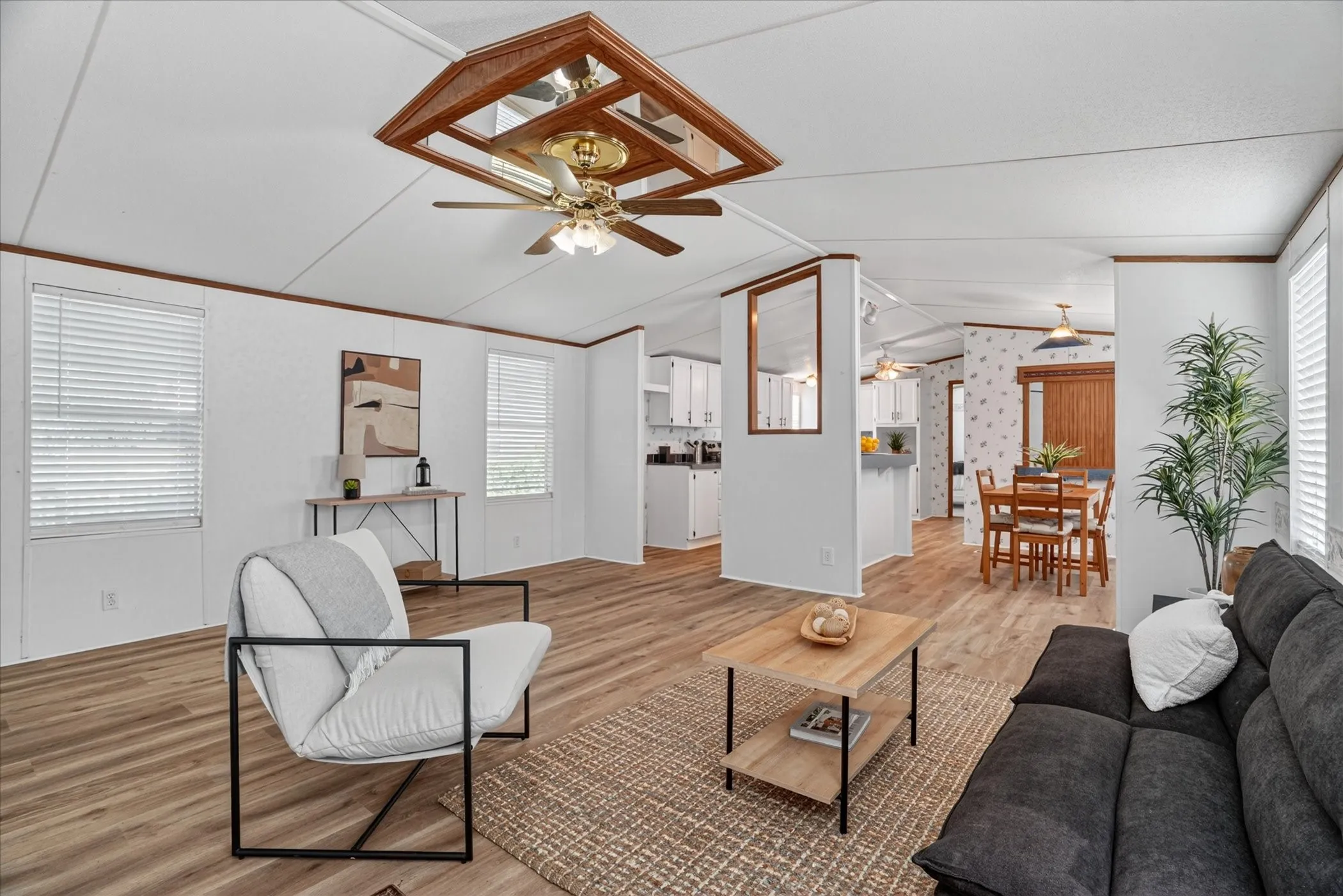 Mobile Home For Sale in Hood County , 4434 Wildwood Circle, Granbury, Texas 76049, 3 Bedroom, 2 Bathroom, Garage spaces, 1,330 Sqft, built in 2000, Preowned, mls#21248513, Real Estate Agent in Granbury, Homes For Sale in Hood county, Homes For Sale in Granbury, Realtor in Granbury Texas, Real Estate Brokerage Independent Realty Texas, Luminita Cordes Realtor
