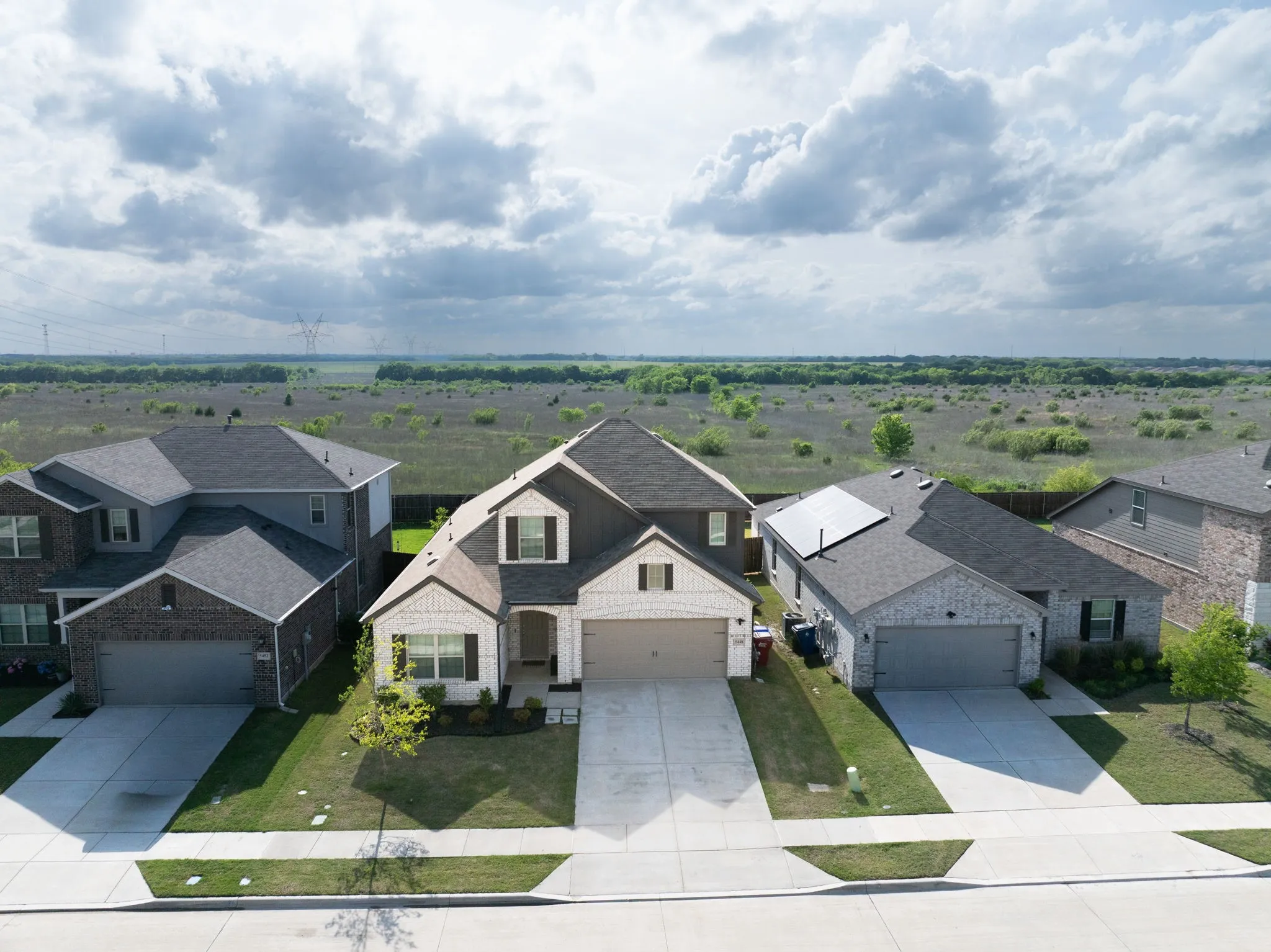 Single Family Residence For Sale in Hunt County , 5448 Agalinis Avenue, Royse City, Texas 75189, 4 Bedroom, 3 Bathroom, 2 Garage spaces, 2,484 Sqft, built in 2022, Preowned, mls#21250103, Real Estate Agent in Royse City, Homes For Sale in Hunt county, Homes For Sale in Royse City, Realtor in Royse City Texas, Real Estate Brokerage Independent Realty Texas, Luminita Cordes Realtor