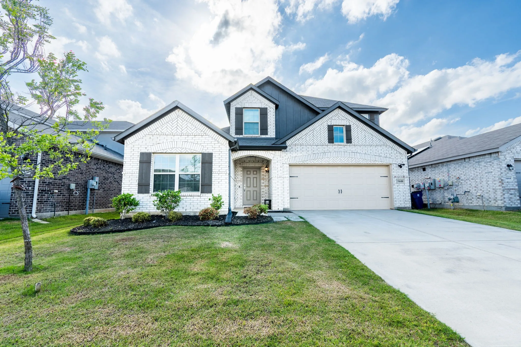 Single Family Residence For Sale in Hunt County , 5448 Agalinis Avenue, Royse City, Texas 75189, 4 Bedroom, 3 Bathroom, 2 Garage spaces, 2,484 Sqft, built in 2022, Preowned, mls#21250103, Real Estate Agent in Royse City, Homes For Sale in Hunt county, Homes For Sale in Royse City, Realtor in Royse City Texas, Real Estate Brokerage Independent Realty Texas, Luminita Cordes Realtor