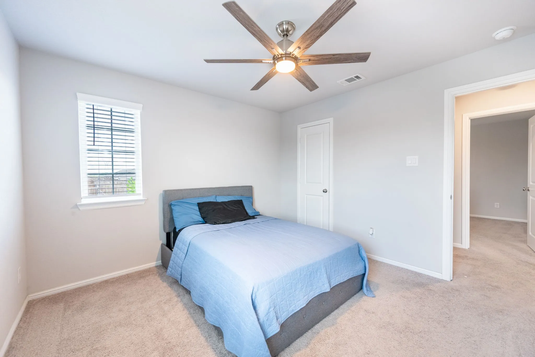 Single Family Residence For Sale in Hunt County , 5448 Agalinis Avenue, Royse City, Texas 75189, 4 Bedroom, 3 Bathroom, 2 Garage spaces, 2,484 Sqft, built in 2022, Preowned, mls#21250103, Real Estate Agent in Royse City, Homes For Sale in Hunt county, Homes For Sale in Royse City, Realtor in Royse City Texas, Real Estate Brokerage Independent Realty Texas, Luminita Cordes Realtor