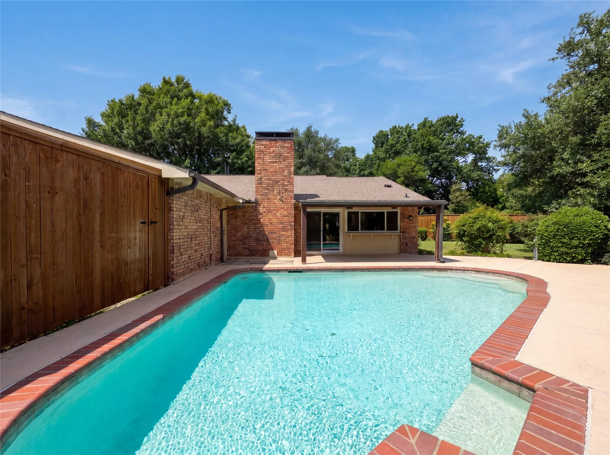 Single Family Residence For Sale in Collin County , 6302 Zanes Court, Plano, Texas 75023, 3 Bedroom, 2 Bathroom, 2 Garage spaces, 1,781 Sqft, built in 1978, mls#21250594, Real Estate Agent in Plano, Homes For Sale in Collin county, Homes For Sale in Plano, Realtor in Plano Texas, Real Estate Brokerage Independent Realty Texas, Luminita Cordes Realtor