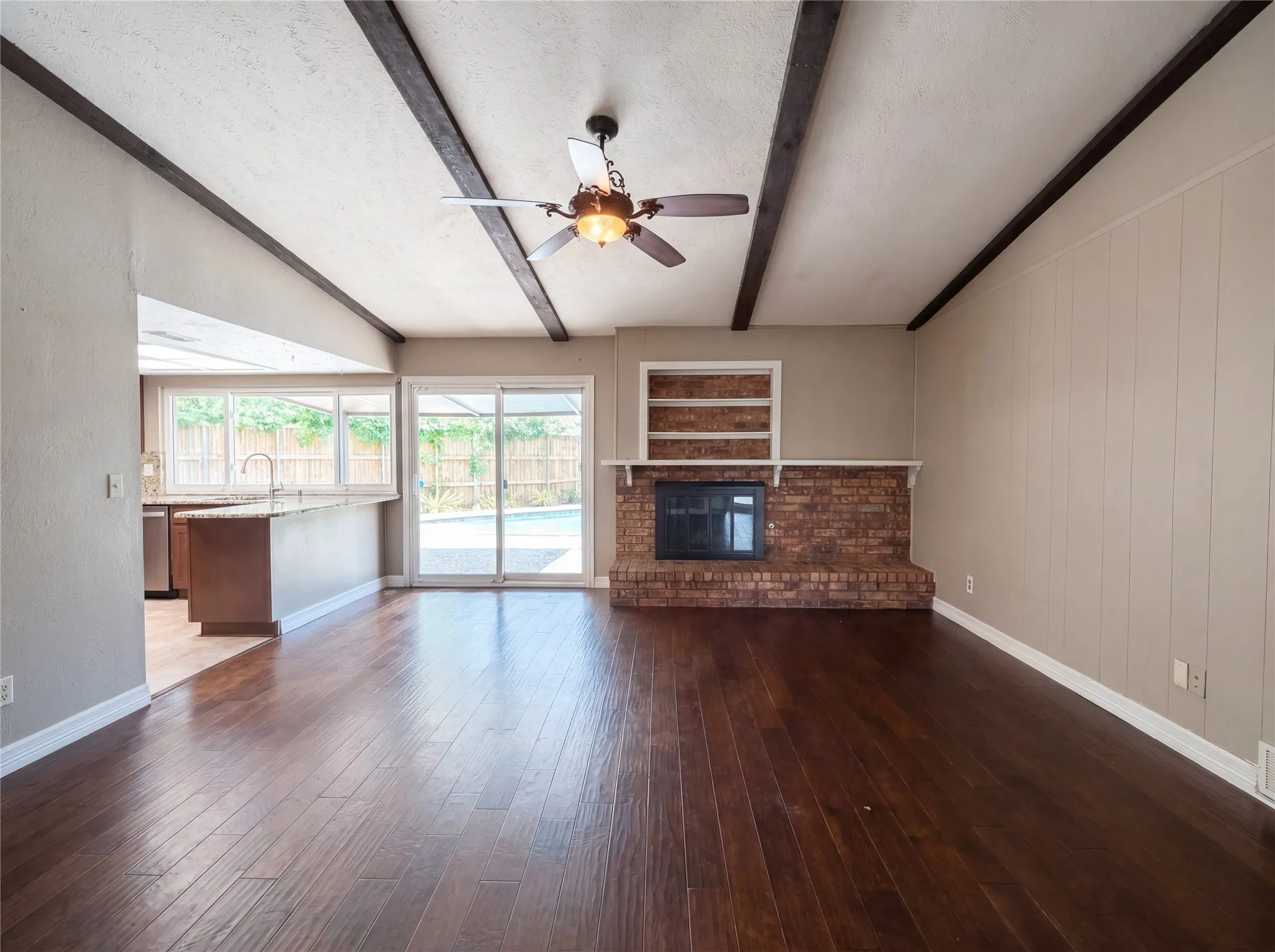 Single Family Residence For Sale in Collin County , 6302 Zanes Court, Plano, Texas 75023, 3 Bedroom, 2 Bathroom, 2 Garage spaces, 1,781 Sqft, built in 1978, mls#21250594, Real Estate Agent in Plano, Homes For Sale in Collin county, Homes For Sale in Plano, Realtor in Plano Texas, Real Estate Brokerage Independent Realty Texas, Luminita Cordes Realtor