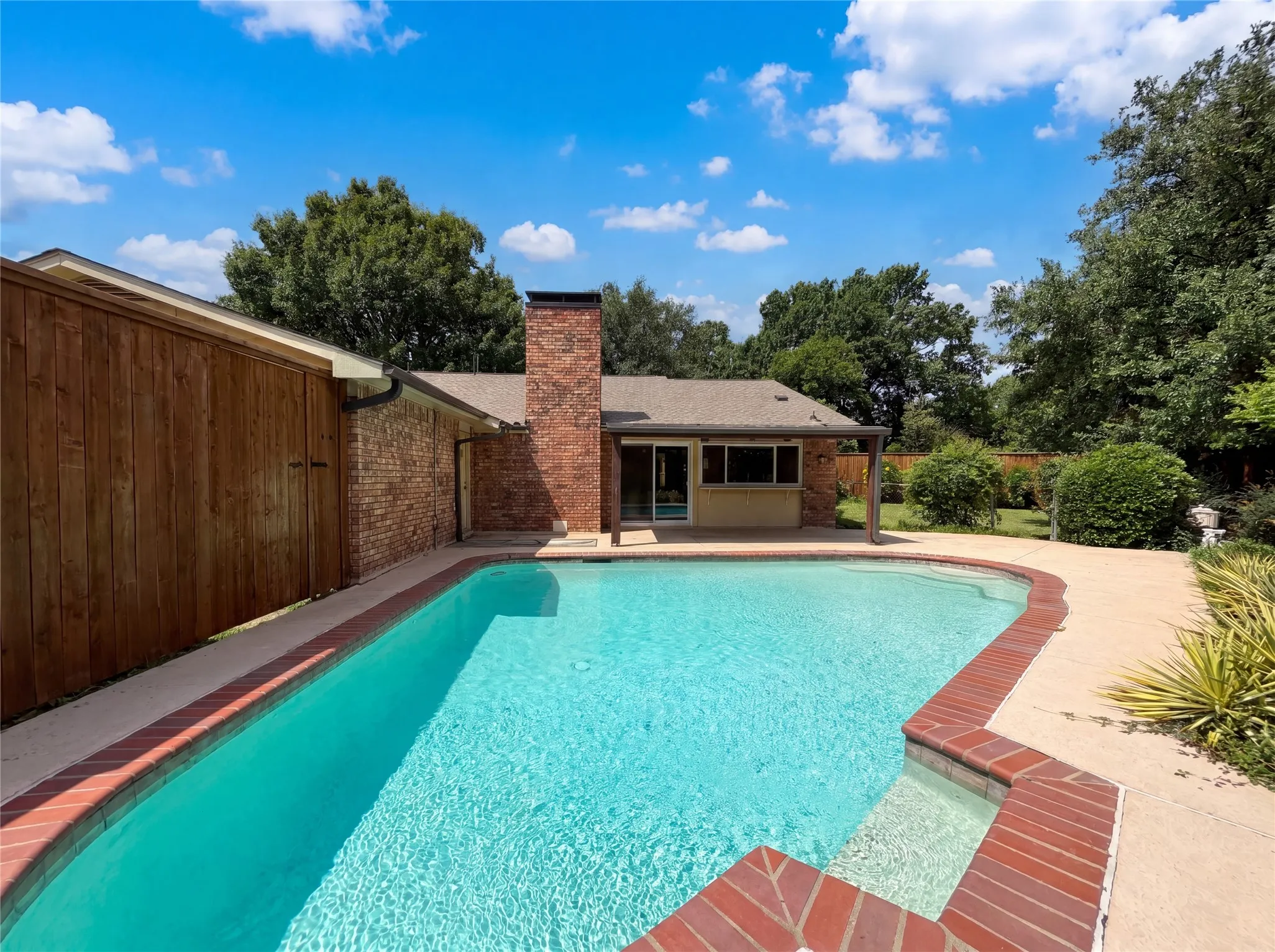 Single Family Residence For Sale in Collin County , 6302 Zanes Court, Plano, Texas 75023, 3 Bedroom, 2 Bathroom, 2 Garage spaces, 1,781 Sqft, built in 1978, mls#21250594, Real Estate Agent in Plano, Homes For Sale in Collin county, Homes For Sale in Plano, Realtor in Plano Texas, Real Estate Brokerage Independent Realty Texas, Luminita Cordes Realtor