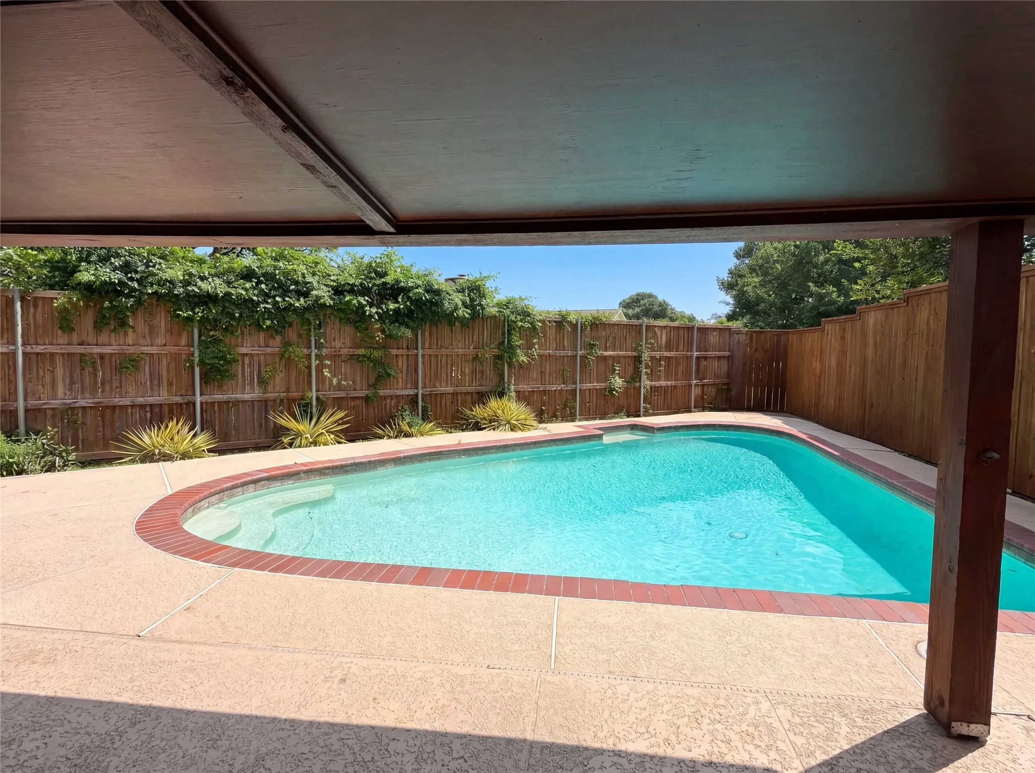 Single Family Residence For Sale in Collin County , 6302 Zanes Court, Plano, Texas 75023, 3 Bedroom, 2 Bathroom, 2 Garage spaces, 1,781 Sqft, built in 1978, mls#21250594, Real Estate Agent in Plano, Homes For Sale in Collin county, Homes For Sale in Plano, Realtor in Plano Texas, Real Estate Brokerage Independent Realty Texas, Luminita Cordes Realtor