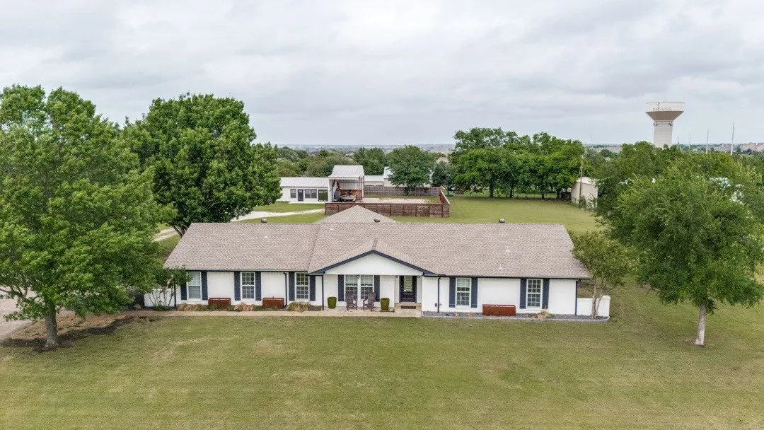 Single Family Residence For Sale in Collin County , 8770 Prestonview Drive, Prosper, Texas 75078, 4 Bedroom, 3 Bathroom, 4 Garage spaces, 2,532 Sqft, built in 1984, Preowned, mls#21249310, Real Estate Agent in Prosper, Homes For Sale in Collin county, Homes For Sale in Prosper, Realtor in Prosper Texas, Real Estate Brokerage Independent Realty Texas, Luminita Cordes Realtor