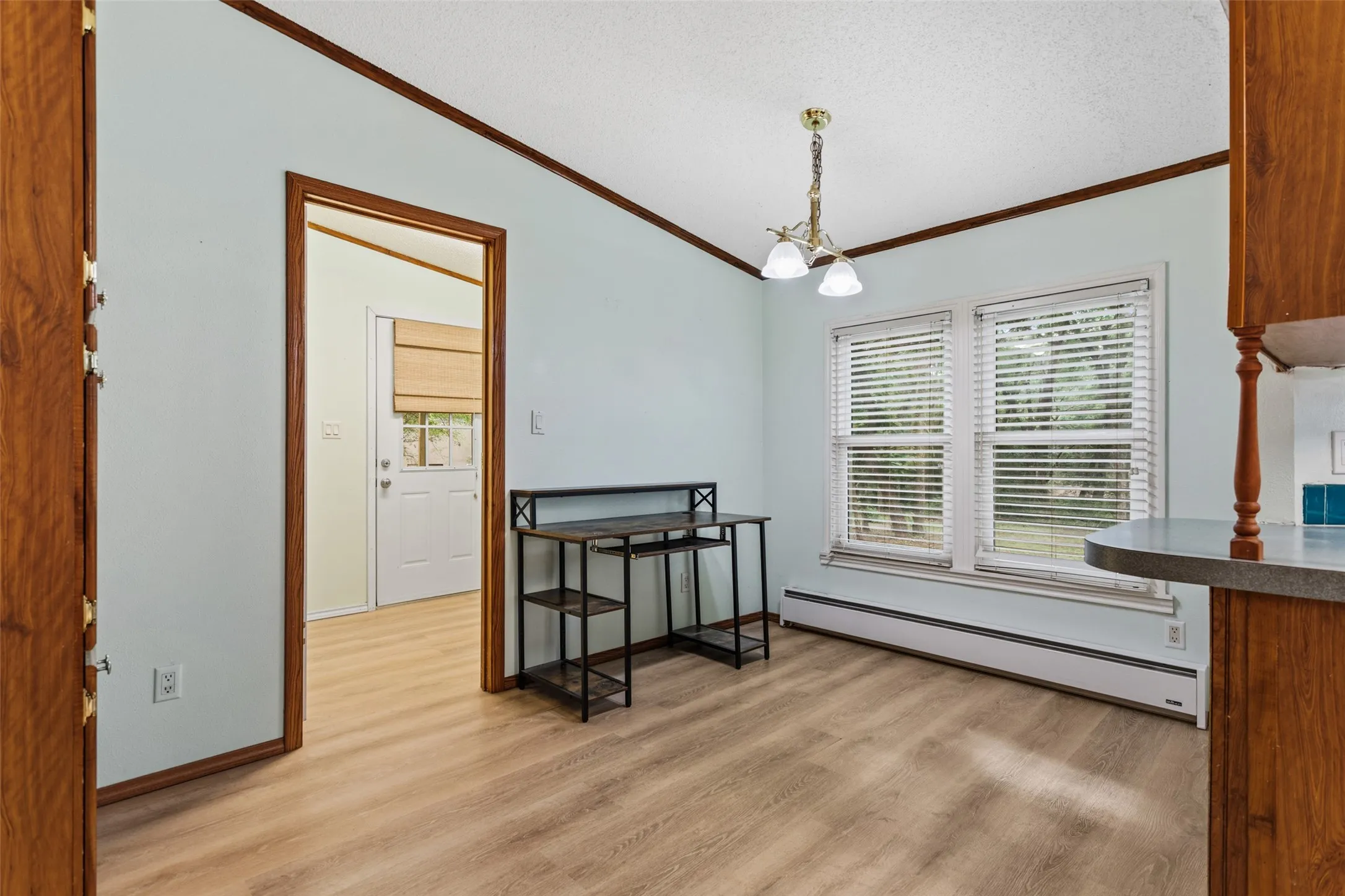 Single Family Residence For Sale in Smith County , 7398 County Road 334, Tyler, Texas 75708, 3 Bedroom, 2 Bathroom, Garage spaces, 1,848 Sqft, built in 1997, Preowned, mls#21237643, Real Estate Agent in Tyler, Homes For Sale in Smith county, Homes For Sale in Tyler, Realtor in Tyler Texas, Real Estate Brokerage Independent Realty Texas, Luminita Cordes Realtor