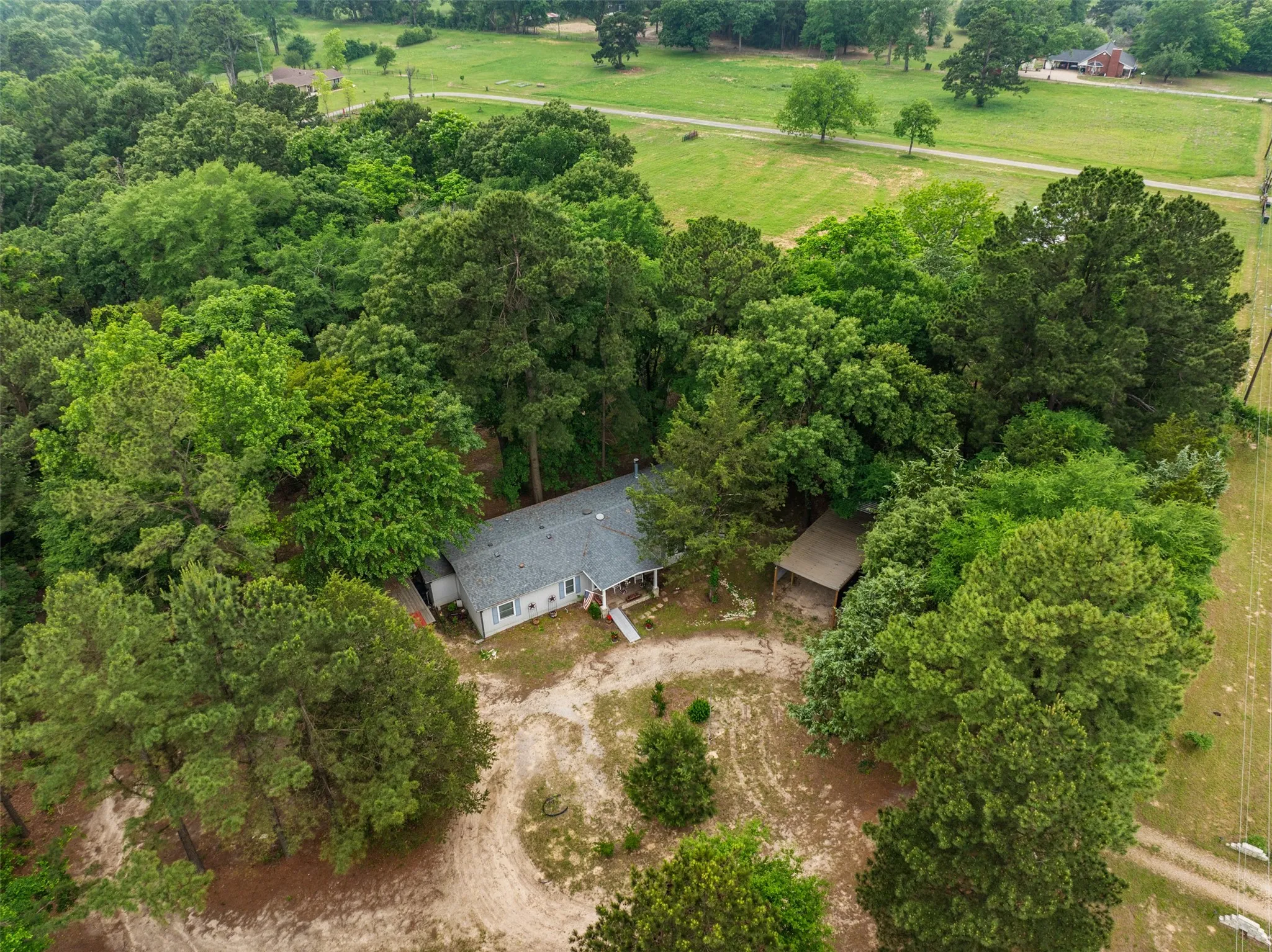 Single Family Residence For Sale in Smith County , 7398 County Road 334, Tyler, Texas 75708, 3 Bedroom, 2 Bathroom, Garage spaces, 1,848 Sqft, built in 1997, Preowned, mls#21237643, Real Estate Agent in Tyler, Homes For Sale in Smith county, Homes For Sale in Tyler, Realtor in Tyler Texas, Real Estate Brokerage Independent Realty Texas, Luminita Cordes Realtor