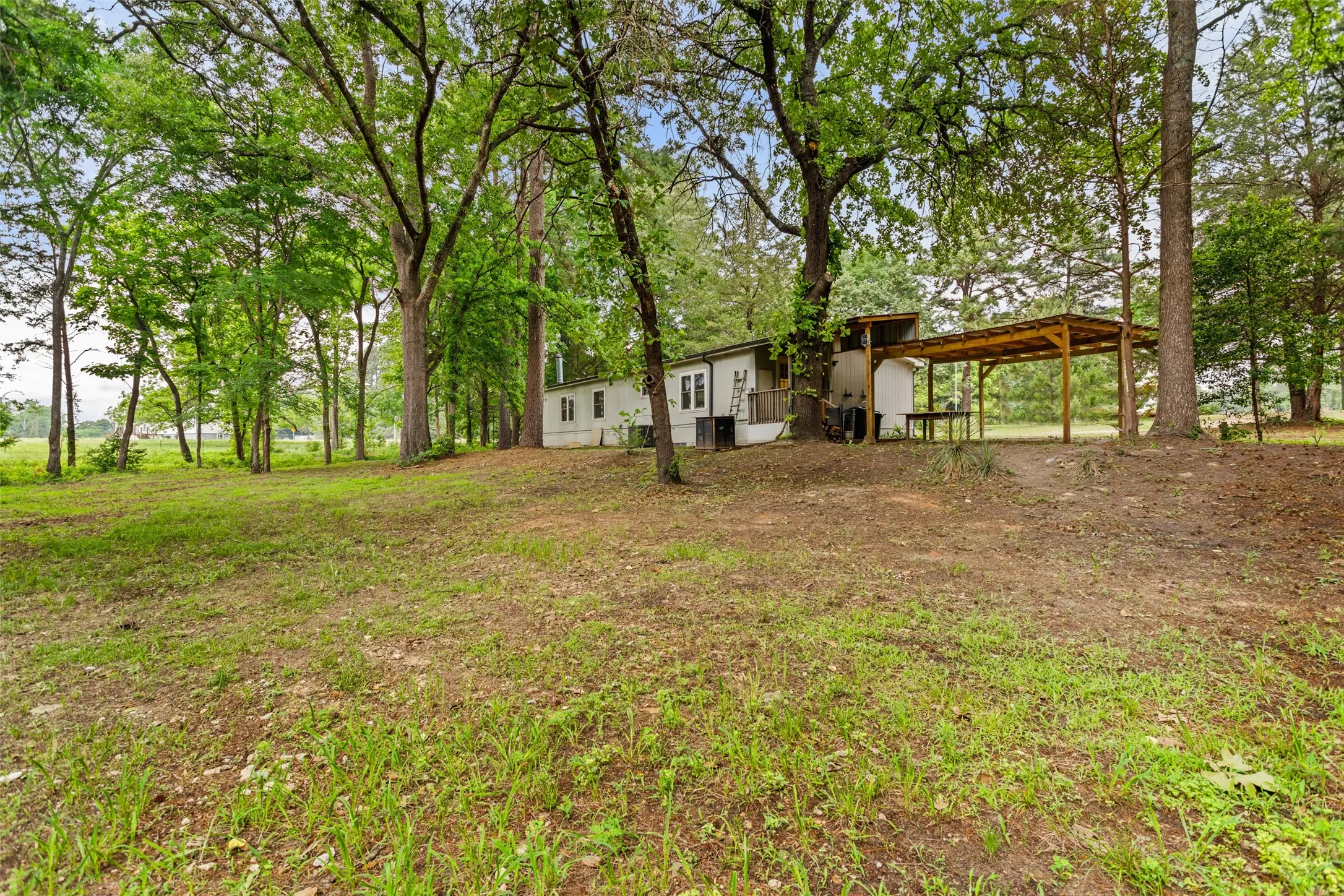 Single Family Residence For Sale in Smith County , 7398 County Road 334, Tyler, Texas 75708, 3 Bedroom, 2 Bathroom, Garage spaces, 1,848 Sqft, built in 1997, Preowned, mls#21237643, Real Estate Agent in Tyler, Homes For Sale in Smith county, Homes For Sale in Tyler, Realtor in Tyler Texas, Real Estate Brokerage Independent Realty Texas, Luminita Cordes Realtor