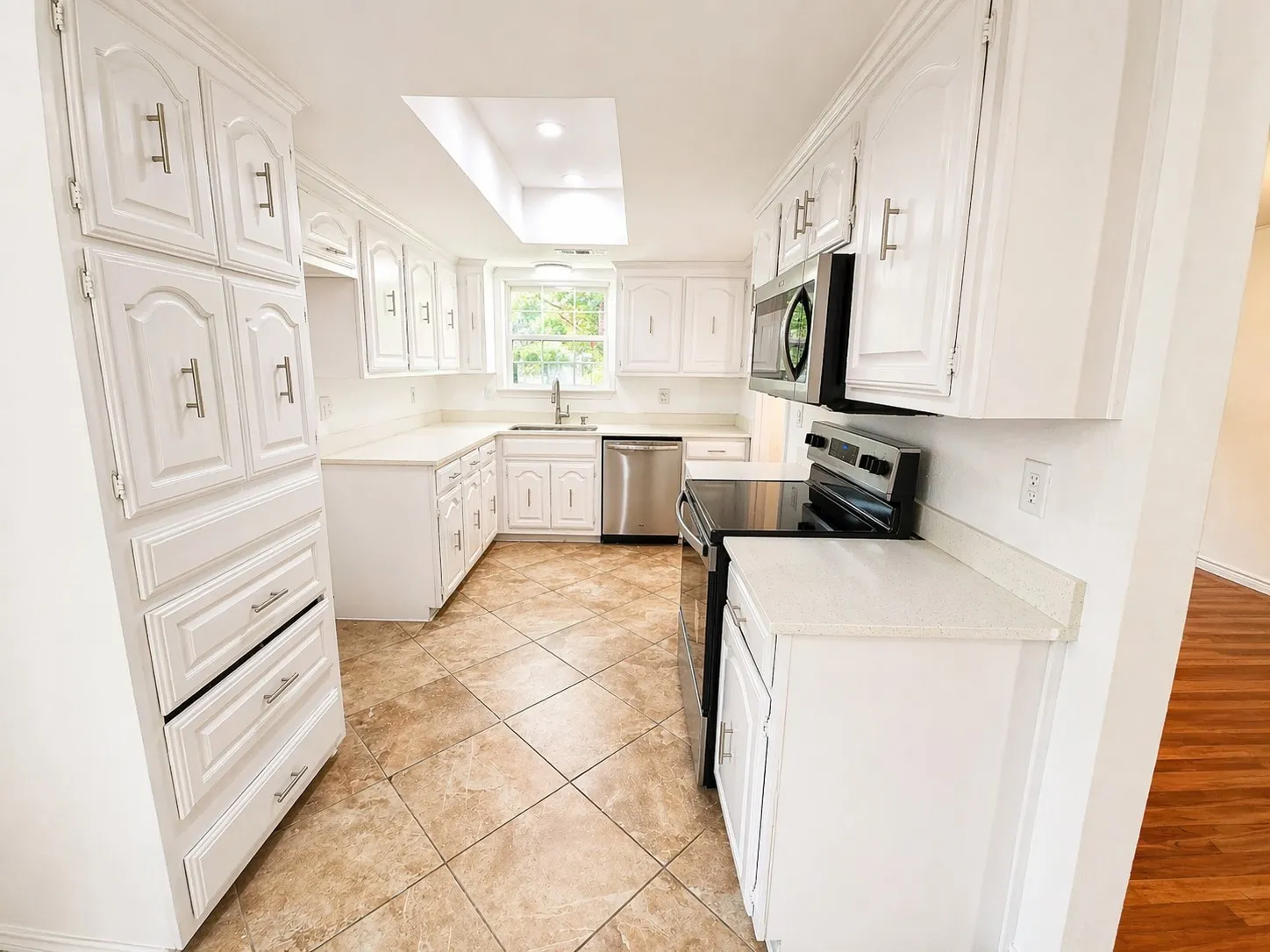 Single Family Residence For Sale in Dallas County , 4917 Willowhaven Circle, Garland, Texas 75043, 4 Bedroom, 2 Bathroom, 2 Garage spaces, 1,940 Sqft, built in 1980, mls#21250171, Real Estate Agent in Garland, Homes For Sale in Dallas county, Homes For Sale in Garland, Realtor in Garland Texas, Real Estate Brokerage Independent Realty Texas, Luminita Cordes Realtor
