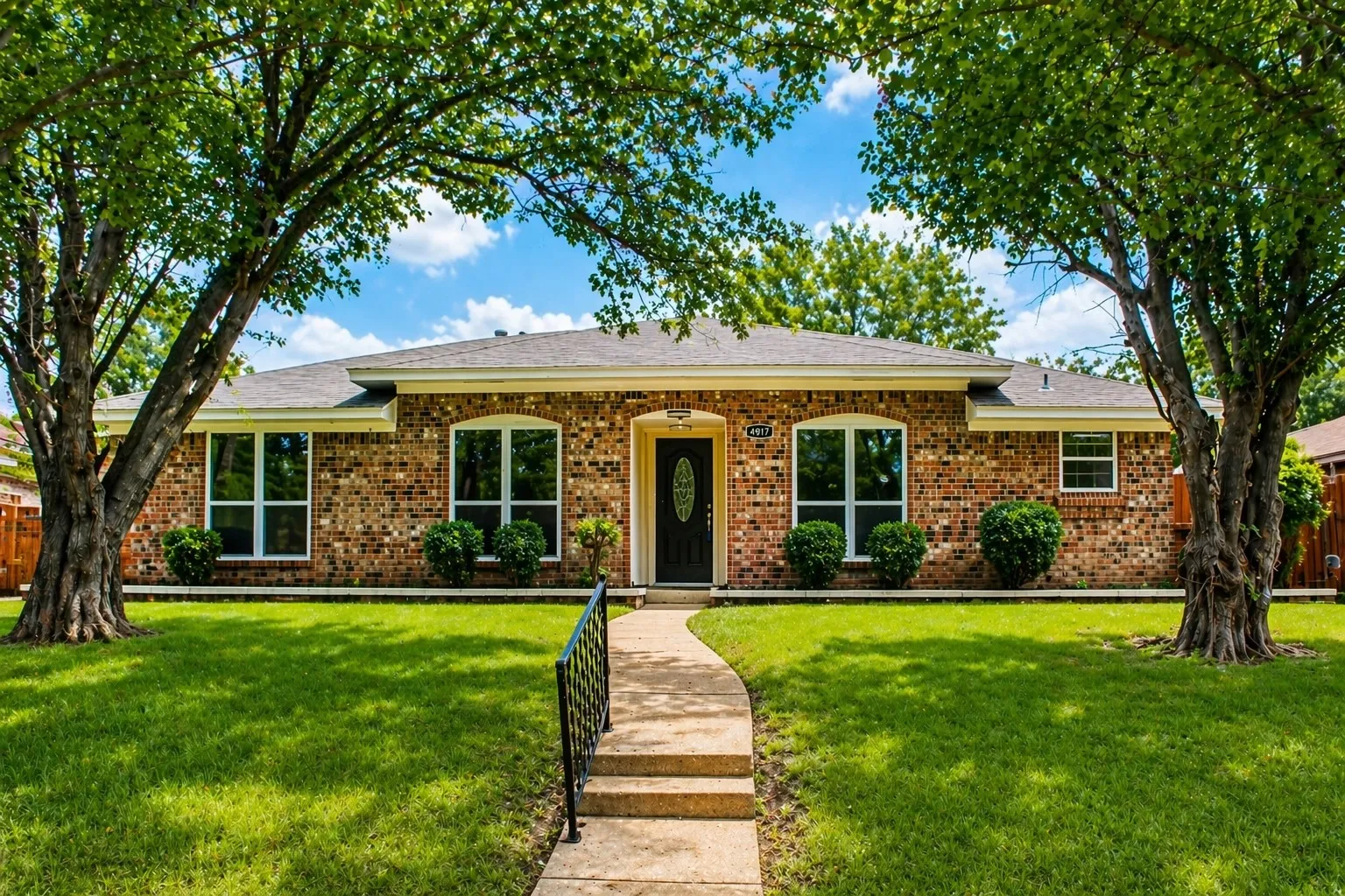 Single Family Residence For Sale in Dallas County , 4917 Willowhaven Circle, Garland, Texas 75043, 4 Bedroom, 2 Bathroom, 2 Garage spaces, 1,940 Sqft, built in 1980, mls#21250171, Real Estate Agent in Garland, Homes For Sale in Dallas county, Homes For Sale in Garland, Realtor in Garland Texas, Real Estate Brokerage Independent Realty Texas, Luminita Cordes Realtor