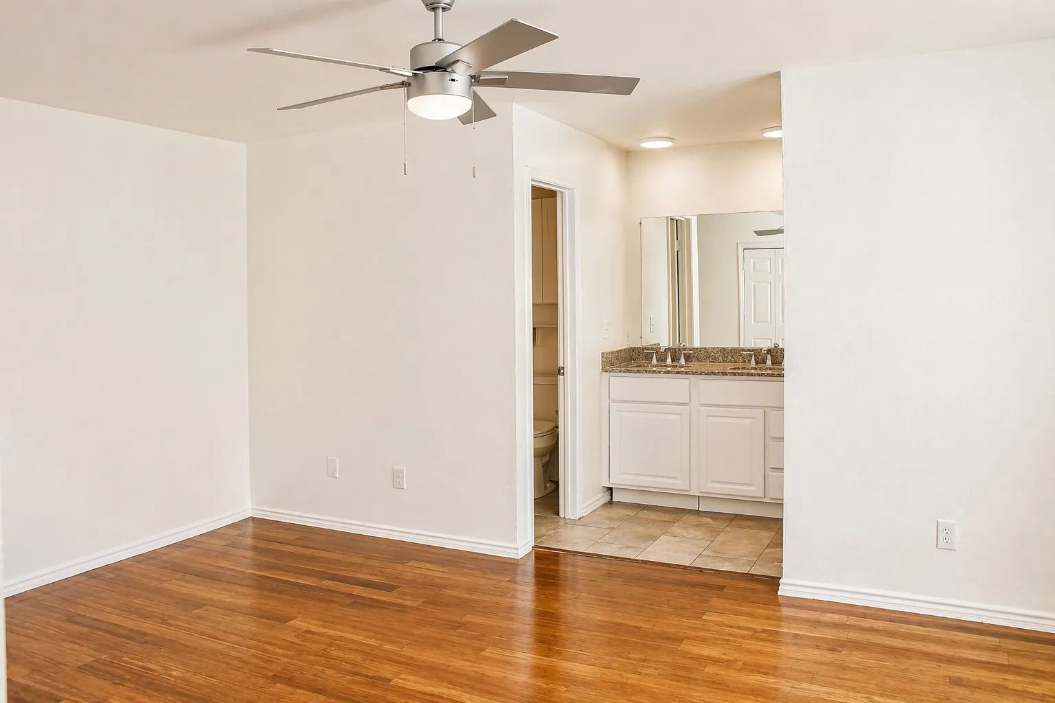 Single Family Residence For Sale in Dallas County , 4917 Willowhaven Circle, Garland, Texas 75043, 4 Bedroom, 2 Bathroom, 2 Garage spaces, 1,940 Sqft, built in 1980, mls#21250171, Real Estate Agent in Garland, Homes For Sale in Dallas county, Homes For Sale in Garland, Realtor in Garland Texas, Real Estate Brokerage Independent Realty Texas, Luminita Cordes Realtor