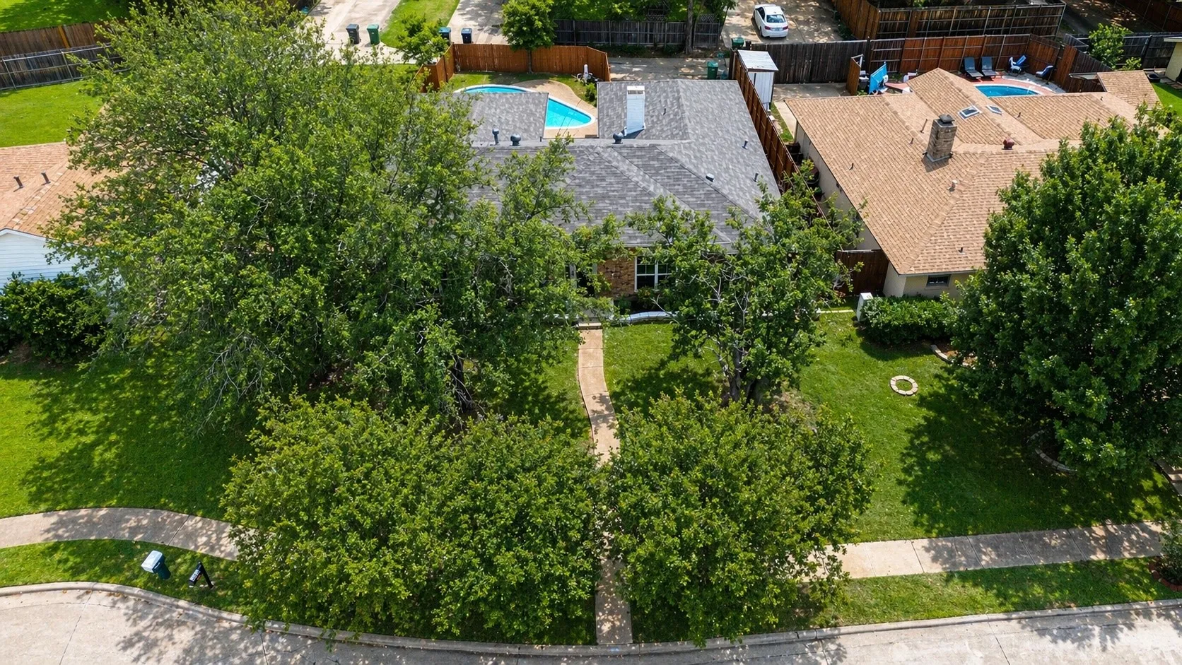 Single Family Residence For Sale in Dallas County , 4917 Willowhaven Circle, Garland, Texas 75043, 4 Bedroom, 2 Bathroom, 2 Garage spaces, 1,940 Sqft, built in 1980, mls#21250171, Real Estate Agent in Garland, Homes For Sale in Dallas county, Homes For Sale in Garland, Realtor in Garland Texas, Real Estate Brokerage Independent Realty Texas, Luminita Cordes Realtor