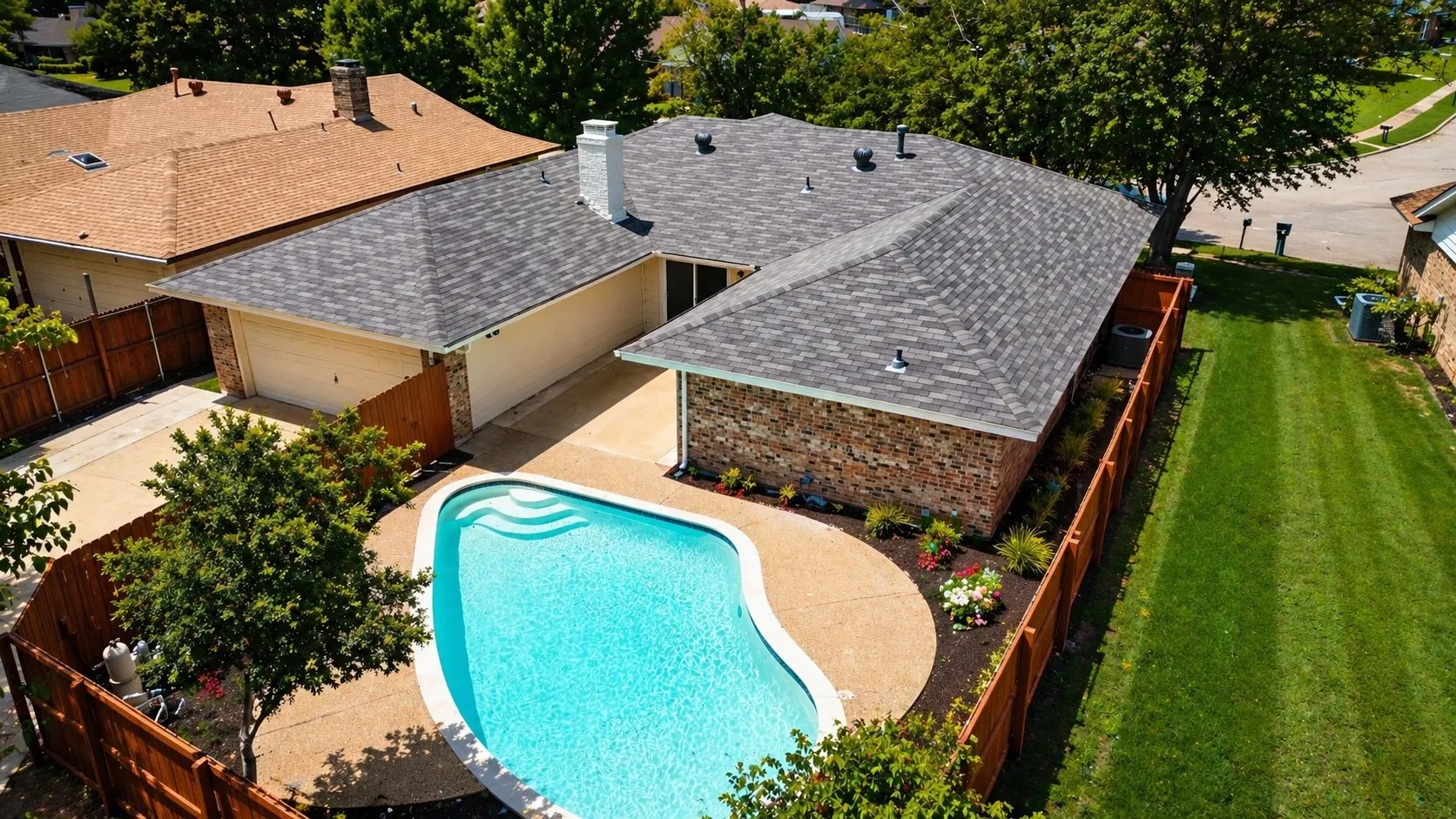 Single Family Residence For Sale in Dallas County , 4917 Willowhaven Circle, Garland, Texas 75043, 4 Bedroom, 2 Bathroom, 2 Garage spaces, 1,940 Sqft, built in 1980, mls#21250171, Real Estate Agent in Garland, Homes For Sale in Dallas county, Homes For Sale in Garland, Realtor in Garland Texas, Real Estate Brokerage Independent Realty Texas, Luminita Cordes Realtor