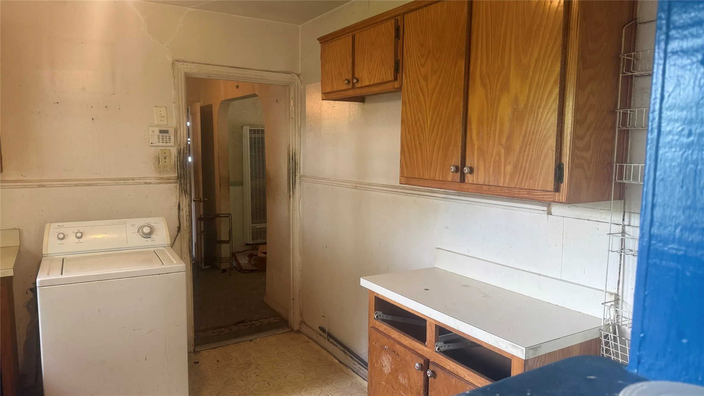 Single Family Residence For Sale in Dallas County , 2319 Kathleen Avenue, Dallas, Texas 75216, 3 Bedroom, 1 Bathroom, 1 Garage spaces, 904 Sqft, built in 1948, Preowned, mls#21250668, Real Estate Agent in Dallas, Homes For Sale in Dallas county, Homes For Sale in Dallas, Realtor in Dallas Texas, Real Estate Brokerage Independent Realty Texas, Luminita Cordes Realtor