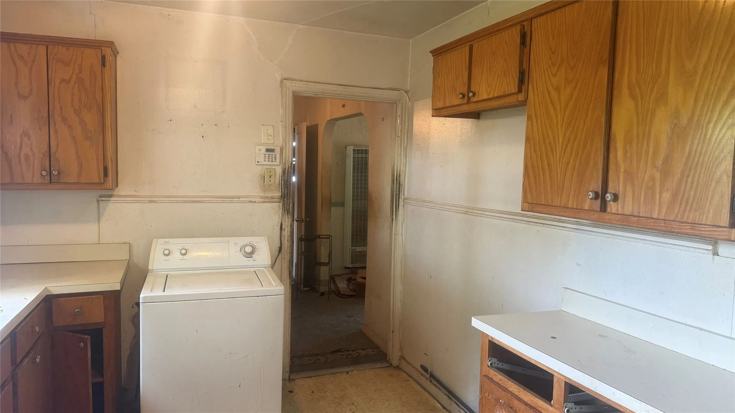 Single Family Residence For Sale in Dallas County , 2319 Kathleen Avenue, Dallas, Texas 75216, 3 Bedroom, 1 Bathroom, 1 Garage spaces, 904 Sqft, built in 1948, Preowned, mls#21250668, Real Estate Agent in Dallas, Homes For Sale in Dallas county, Homes For Sale in Dallas, Realtor in Dallas Texas, Real Estate Brokerage Independent Realty Texas, Luminita Cordes Realtor