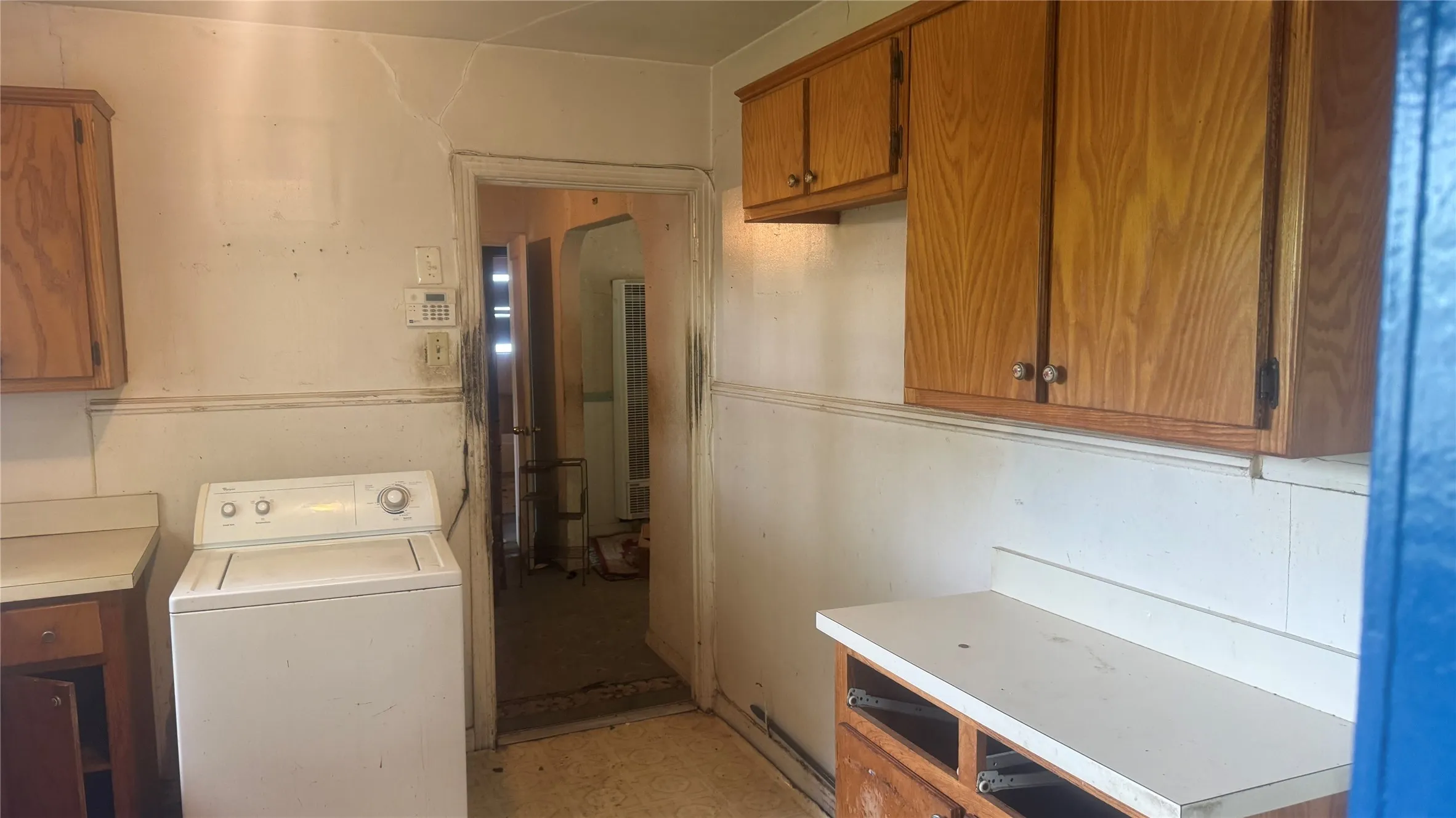 Single Family Residence For Sale in Dallas County , 2319 Kathleen Avenue, Dallas, Texas 75216, 3 Bedroom, 1 Bathroom, 1 Garage spaces, 904 Sqft, built in 1948, Preowned, mls#21250668, Real Estate Agent in Dallas, Homes For Sale in Dallas county, Homes For Sale in Dallas, Realtor in Dallas Texas, Real Estate Brokerage Independent Realty Texas, Luminita Cordes Realtor