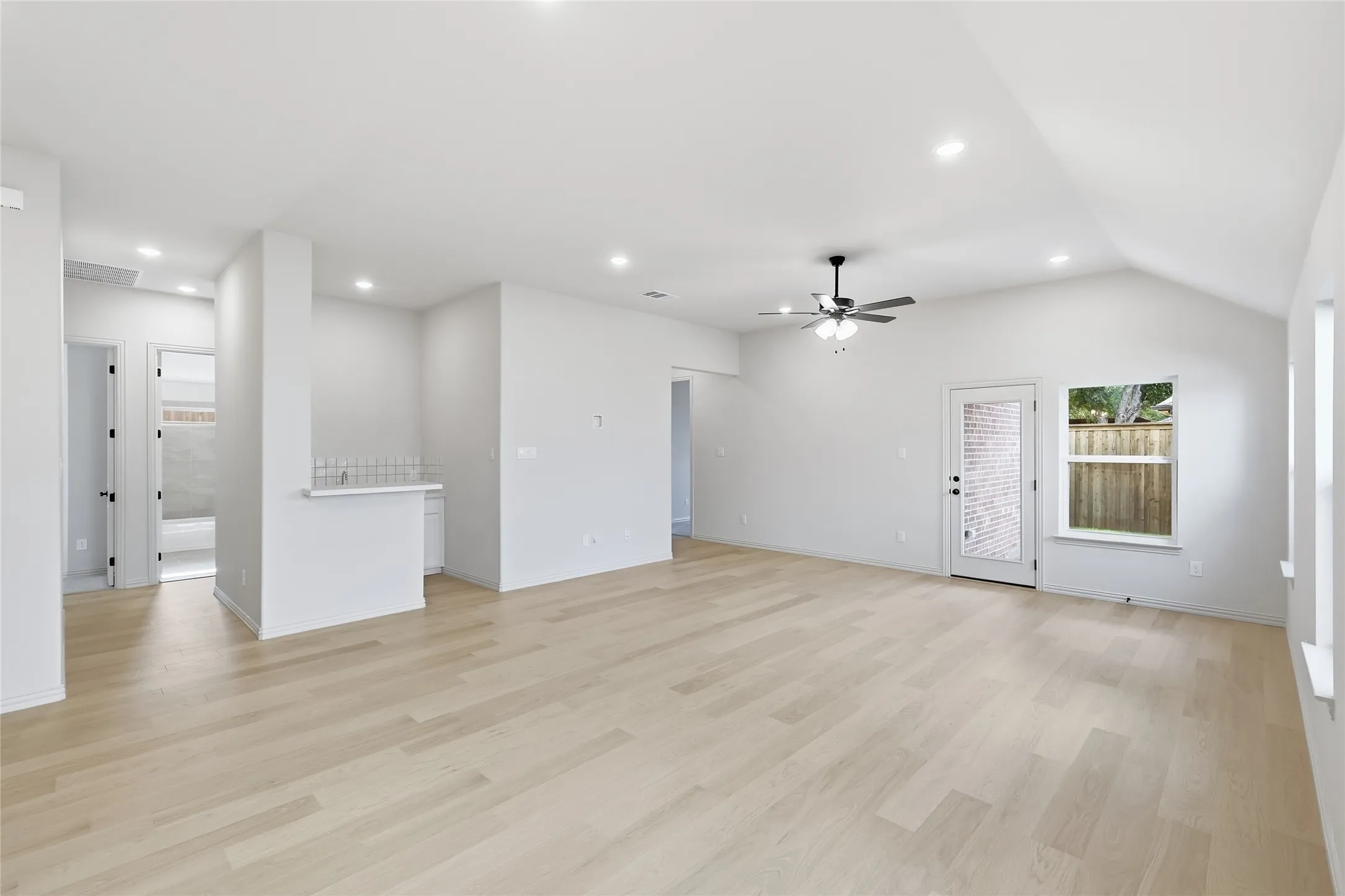 Single Family Residence For Sale in Denton County , 2904 Alcove Lane, Corinth, Texas 76210, 4 Bedroom, 3 Bathroom, 2 Garage spaces, 2,211 Sqft, built in 2026, New Construction - Incomplete, mls#21250544, Real Estate Agent in Corinth, Homes For Sale in Denton county, Homes For Sale in Corinth, Realtor in Corinth Texas, Real Estate Brokerage Independent Realty Texas, Luminita Cordes Realtor