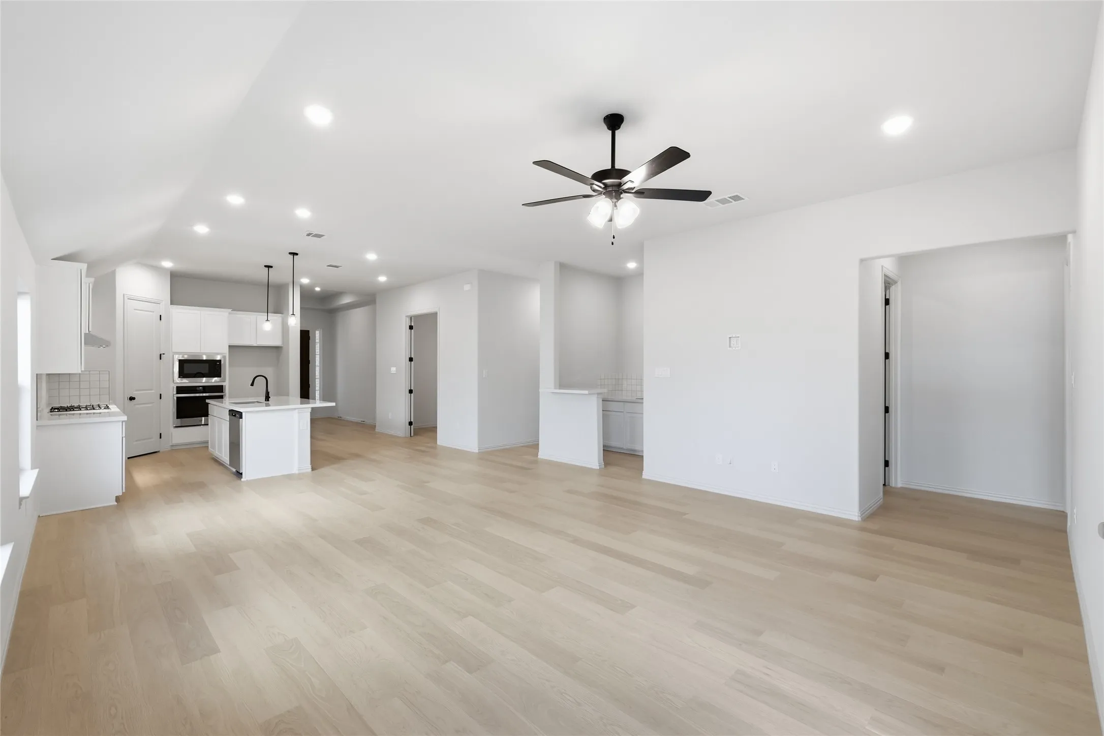 Single Family Residence For Sale in Denton County , 2904 Alcove Lane, Corinth, Texas 76210, 4 Bedroom, 3 Bathroom, 2 Garage spaces, 2,211 Sqft, built in 2026, New Construction - Incomplete, mls#21250544, Real Estate Agent in Corinth, Homes For Sale in Denton county, Homes For Sale in Corinth, Realtor in Corinth Texas, Real Estate Brokerage Independent Realty Texas, Luminita Cordes Realtor