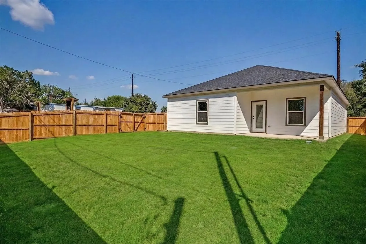 Single Family Residence For Sale in Hood County , 5914 Tin Top Highway, Granbury, Texas 76048, 3 Bedroom, 2 Bathroom, 2 Garage spaces, 1,305 Sqft, built in 2025, New Construction - Complete, mls#21250600, Real Estate Agent in Granbury, Homes For Sale in Hood county, Homes For Sale in Granbury, Realtor in Granbury Texas, Real Estate Brokerage Independent Realty Texas, Luminita Cordes Realtor