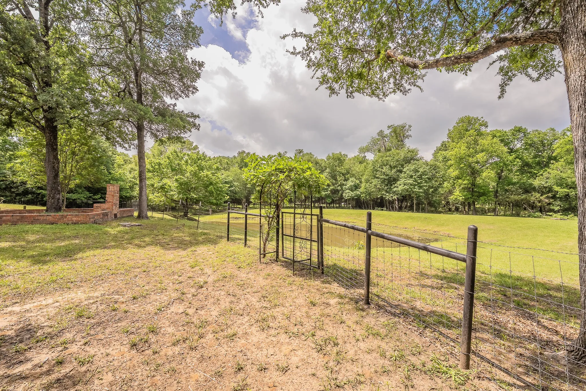 Single Family Residence For Sale in Hunt County , 10248 N Poetry Lane, Poetry, Texas 75160, 3 Bedroom, 3 Bathroom, Garage spaces, 3,820 Sqft, built in 2004, mls#21250629, Real Estate Agent in Poetry, Homes For Sale in Hunt county, Homes For Sale in Poetry, Realtor in Poetry Texas, Real Estate Brokerage Independent Realty Texas, Luminita Cordes Realtor