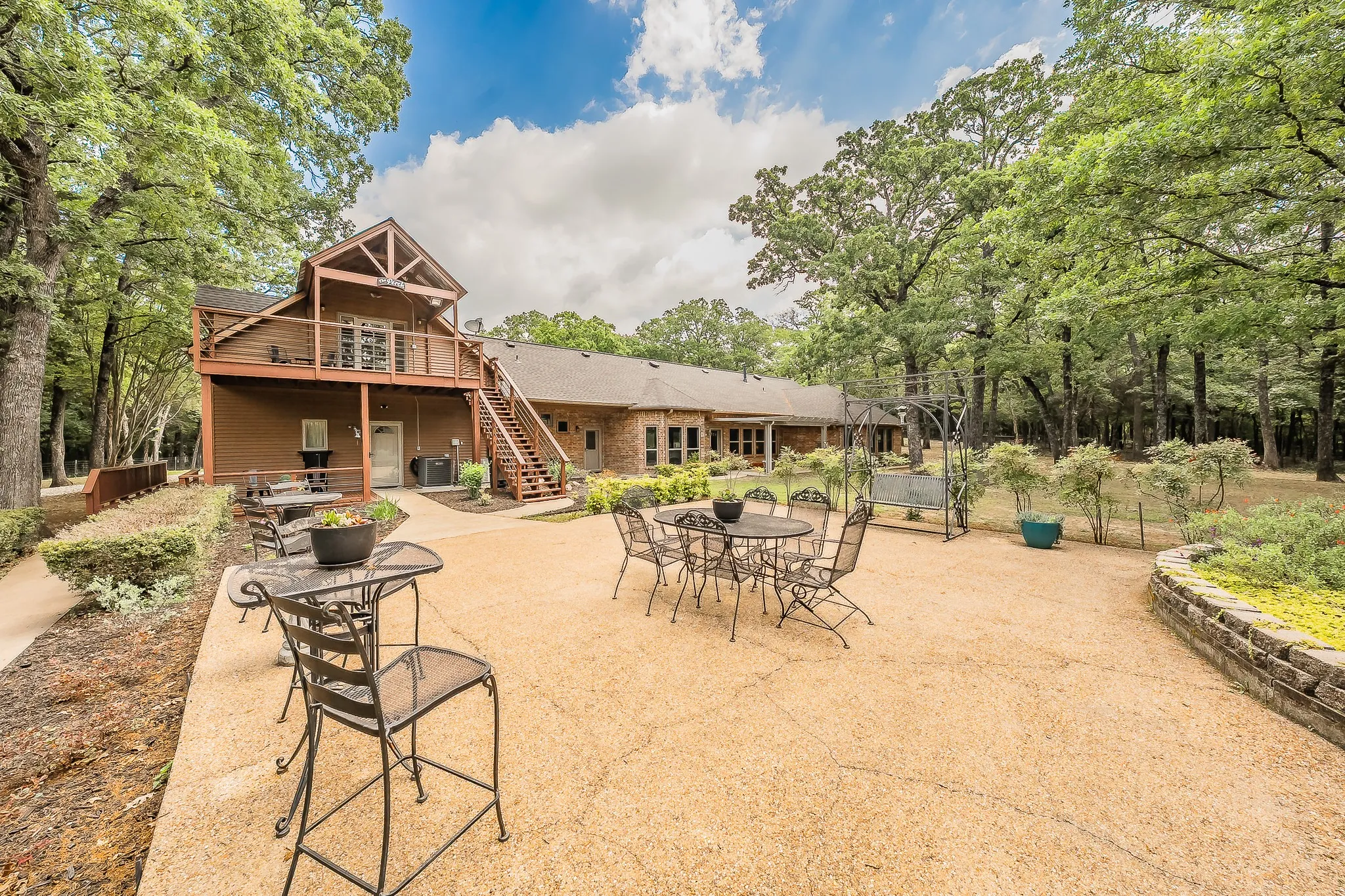 Single Family Residence For Sale in Hunt County , 10248 N Poetry Lane, Poetry, Texas 75160, 3 Bedroom, 3 Bathroom, Garage spaces, 3,820 Sqft, built in 2004, mls#21250629, Real Estate Agent in Poetry, Homes For Sale in Hunt county, Homes For Sale in Poetry, Realtor in Poetry Texas, Real Estate Brokerage Independent Realty Texas, Luminita Cordes Realtor