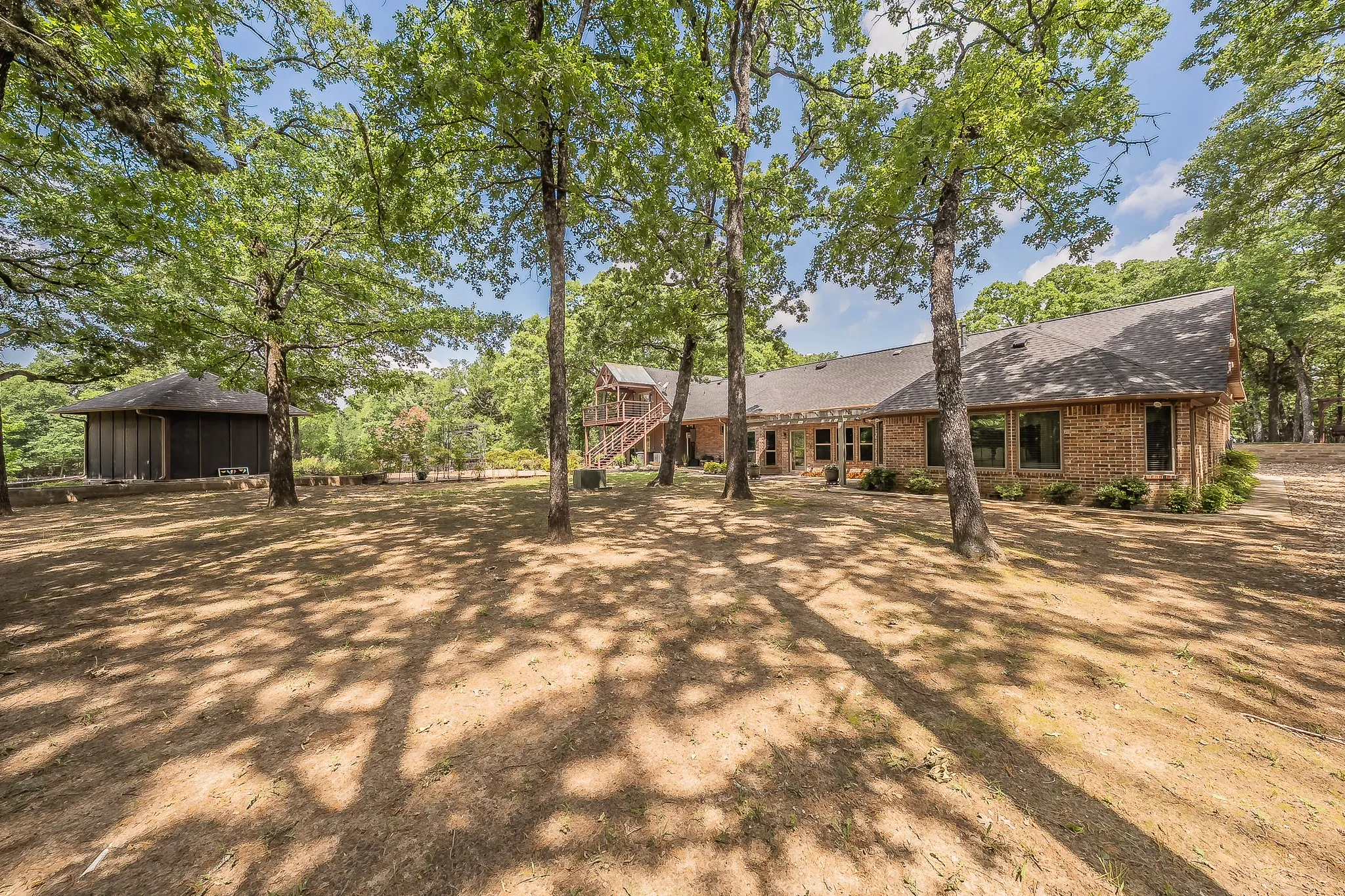Single Family Residence For Sale in Hunt County , 10248 N Poetry Lane, Poetry, Texas 75160, 3 Bedroom, 3 Bathroom, Garage spaces, 3,820 Sqft, built in 2004, mls#21250629, Real Estate Agent in Poetry, Homes For Sale in Hunt county, Homes For Sale in Poetry, Realtor in Poetry Texas, Real Estate Brokerage Independent Realty Texas, Luminita Cordes Realtor