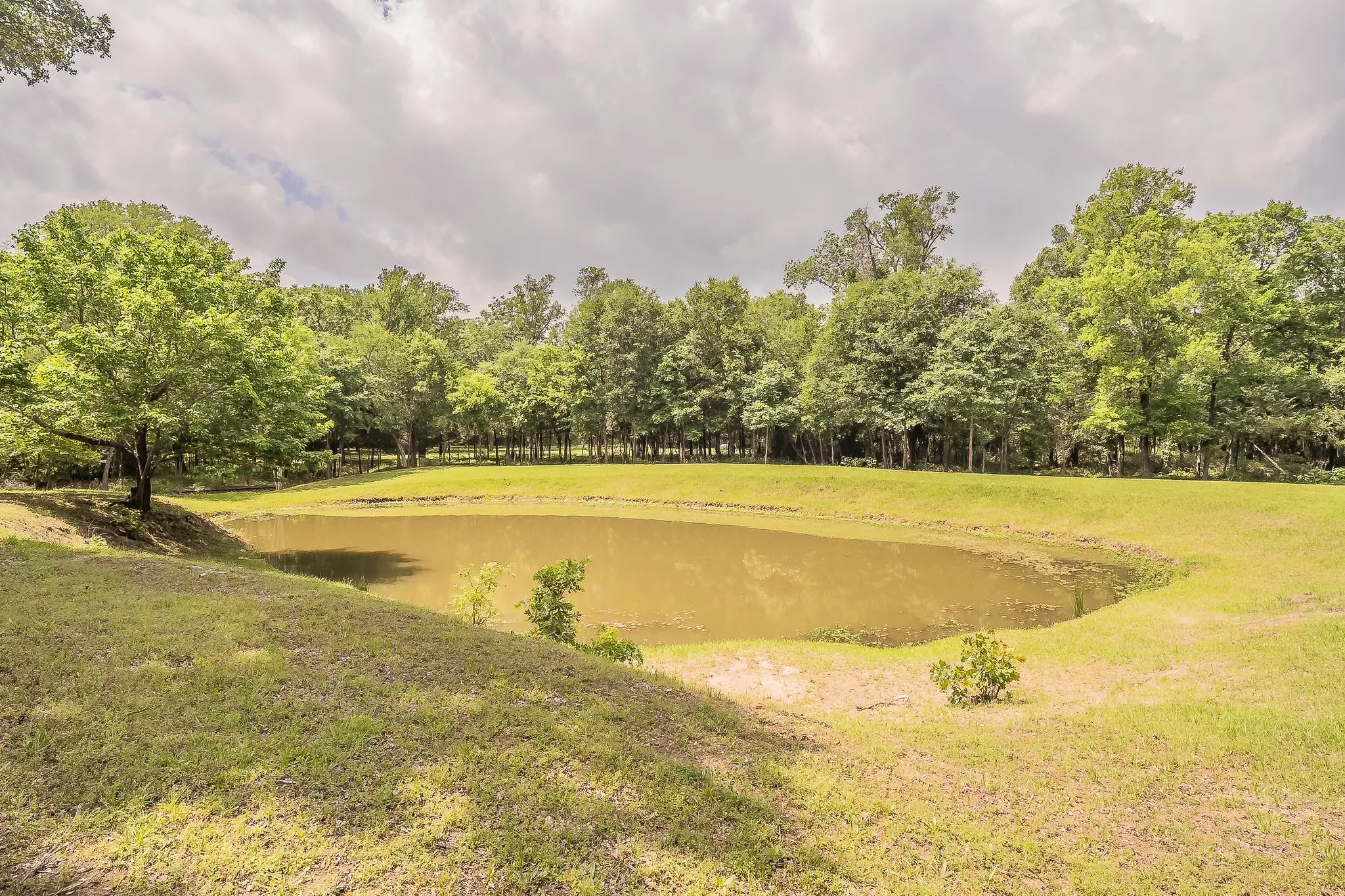 Single Family Residence For Sale in Hunt County , 10248 N Poetry Lane, Poetry, Texas 75160, 3 Bedroom, 3 Bathroom, Garage spaces, 3,820 Sqft, built in 2004, mls#21250629, Real Estate Agent in Poetry, Homes For Sale in Hunt county, Homes For Sale in Poetry, Realtor in Poetry Texas, Real Estate Brokerage Independent Realty Texas, Luminita Cordes Realtor