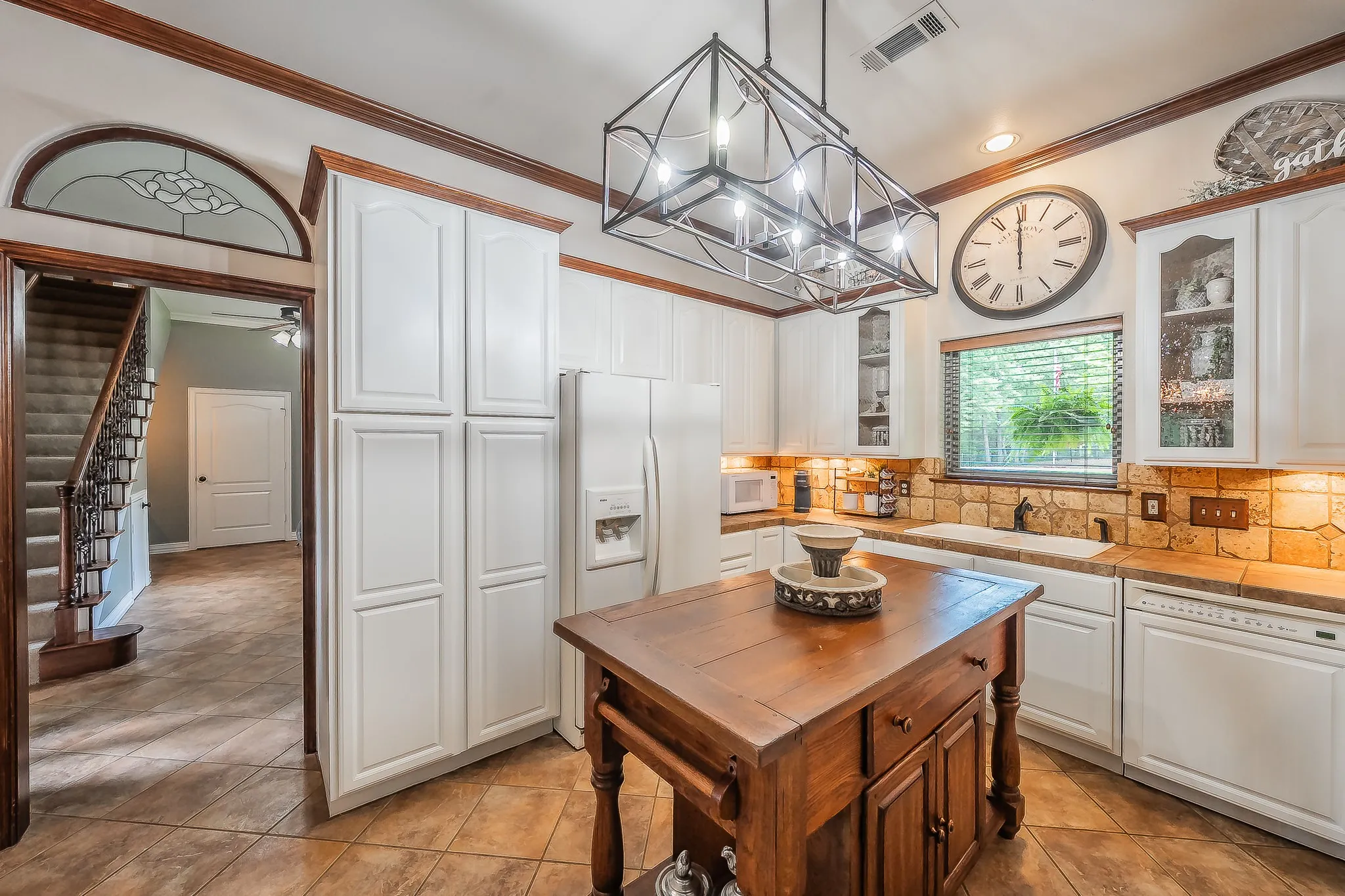Ample Cabinet Space