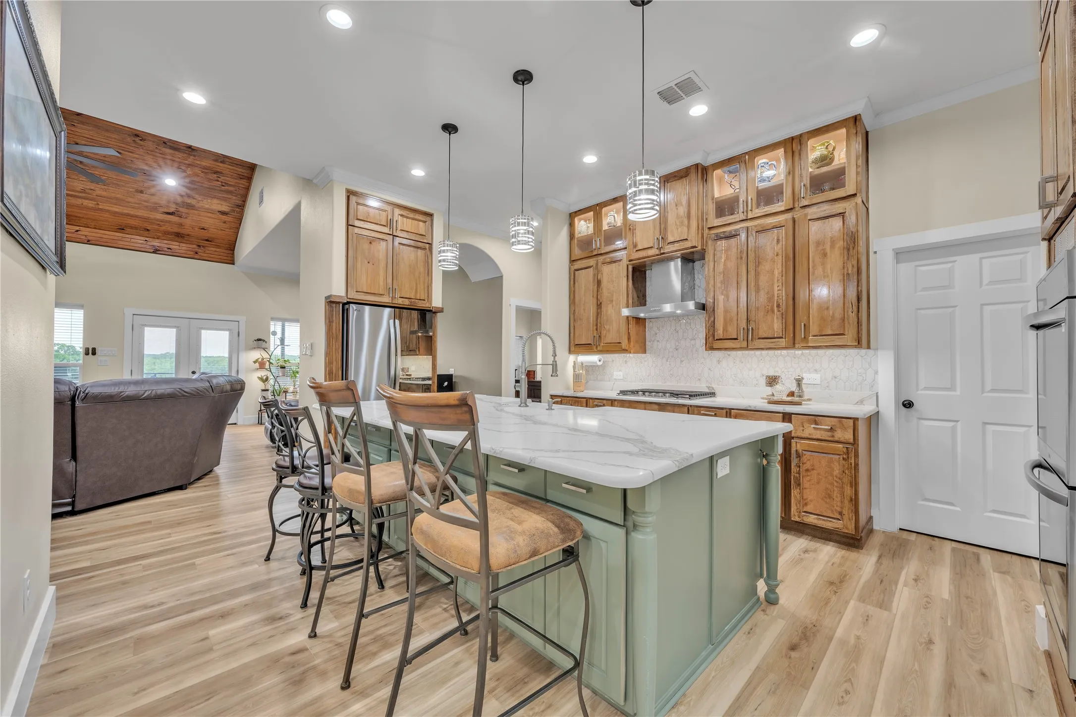 Single Family Residence For Sale in Parker County , 945 Jennings Lane, Azle, Texas 76020, 4 Bedroom, 4 Bathroom, 4 Garage spaces, 3,600 Sqft, built in 2025, Preowned, Price $1,370,000, mls#21249821, Real Estate Agent in Azle, Homes For Sale in Parker county, Homes For Sale in Azle, Realtor in Azle Texas, Real Estate Brokerage Independent Realty Texas, Luminita Cordes Realtor