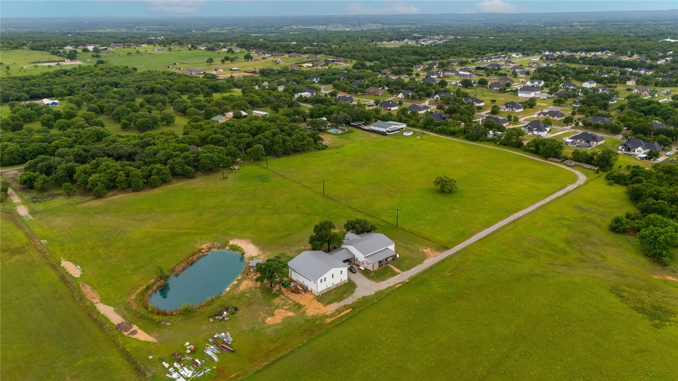 Single Family Residence For Sale in Parker County , 945 Jennings Lane, Azle, Texas 76020, 4 Bedroom, 4 Bathroom, 4 Garage spaces, 3,600 Sqft, built in 2025, Preowned, Price $1,370,000, mls#21249821, Real Estate Agent in Azle, Homes For Sale in Parker county, Homes For Sale in Azle, Realtor in Azle Texas, Real Estate Brokerage Independent Realty Texas, Luminita Cordes Realtor